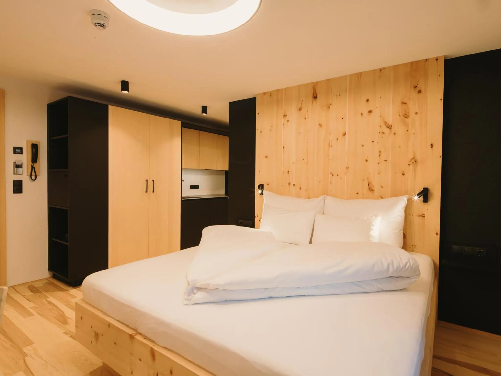 Photo of the whole room, Bed in Alpin - Studios & Suites