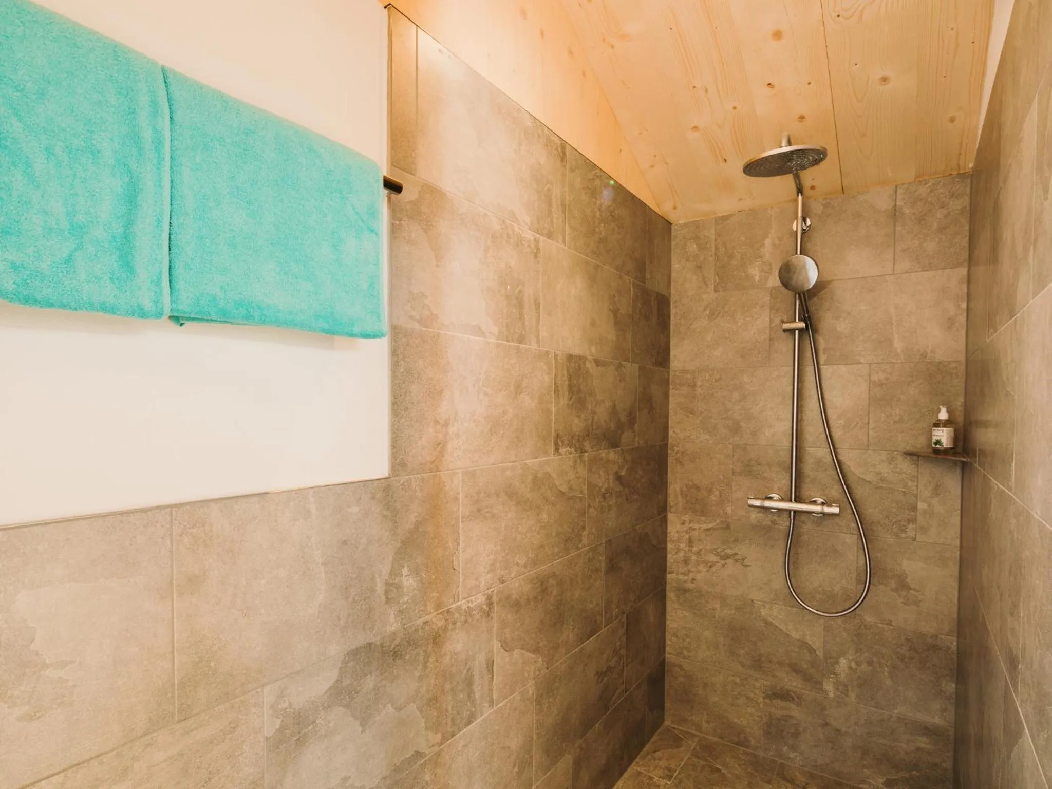 Photo of the whole room in Alpin - Studios & Suites