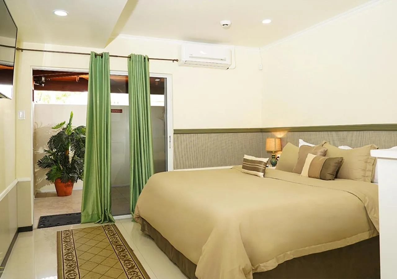 Bed in Yoyita Suites Aruba