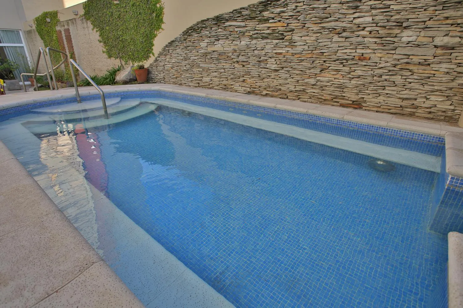 Pool view in Hotel Las Rocas