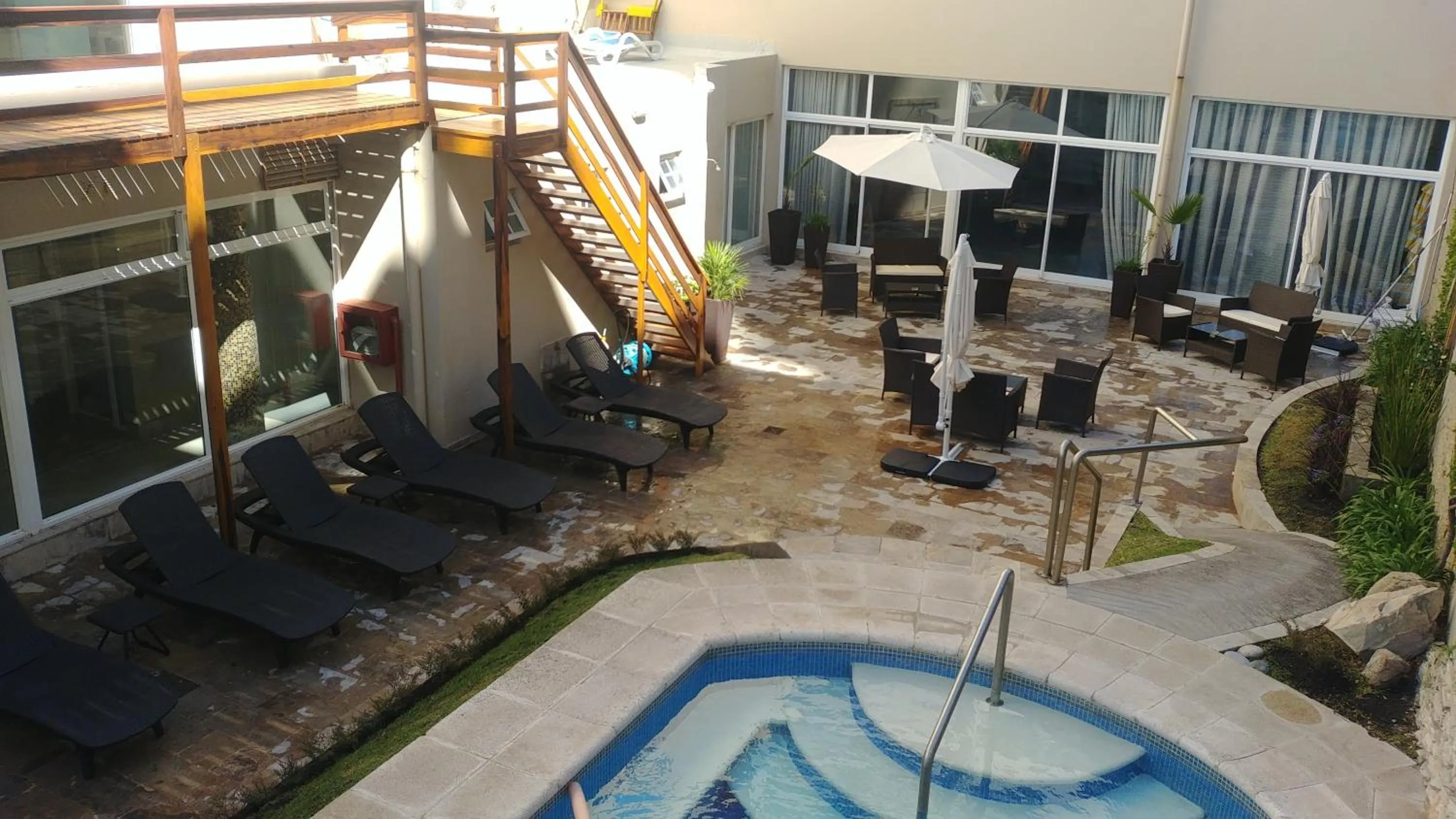 Pool view in Hotel Las Rocas
