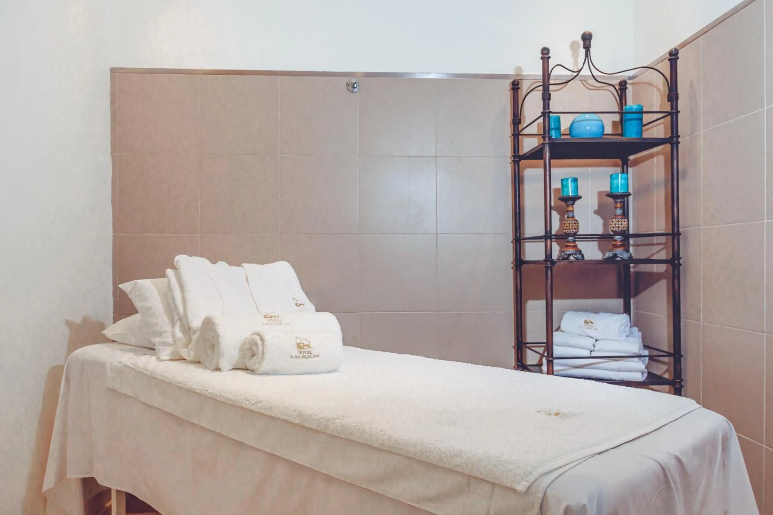 Massage, Bed in Hotel Las Rocas