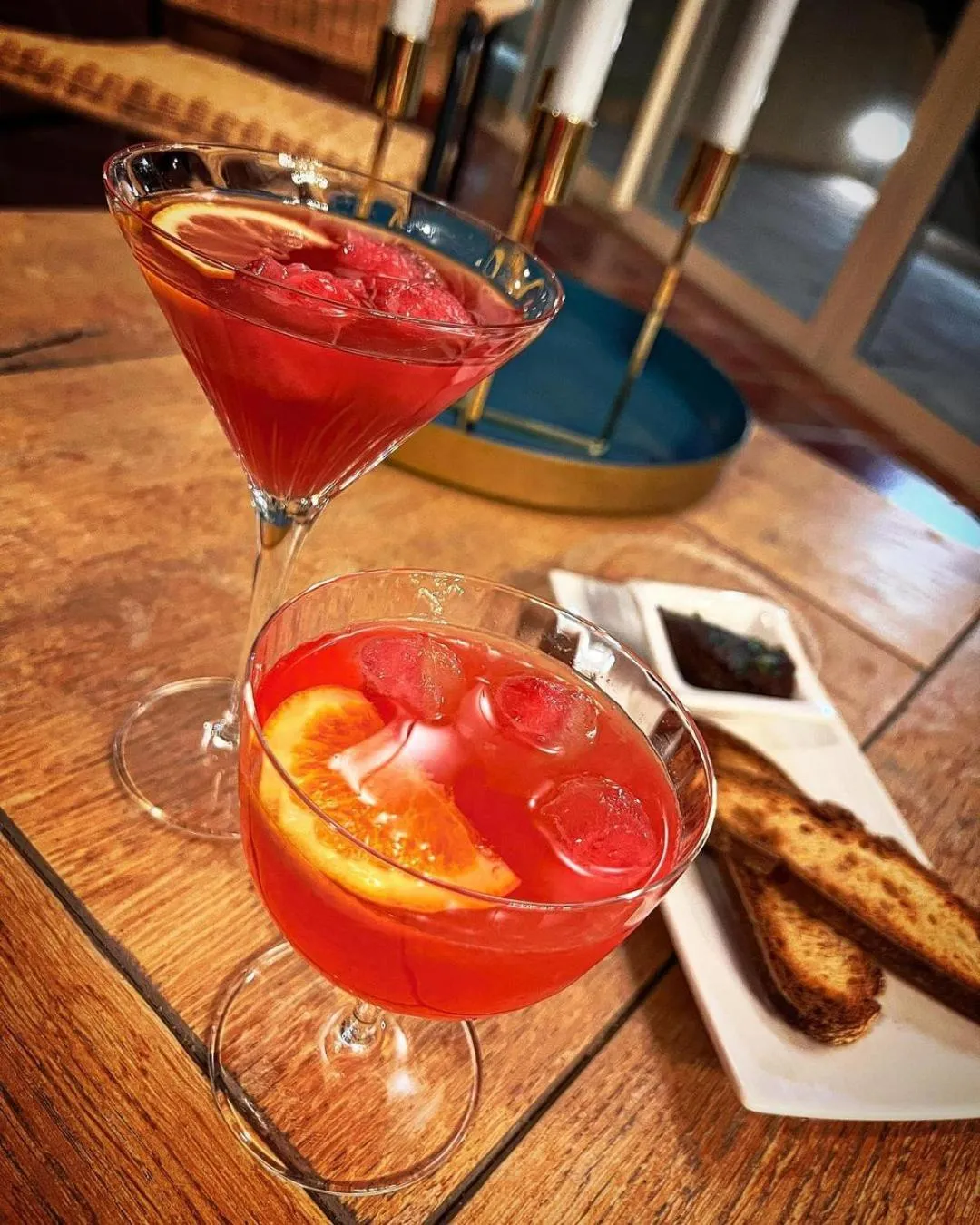 Lounge or bar in Logis Hôtel Restaurant La Bergerie