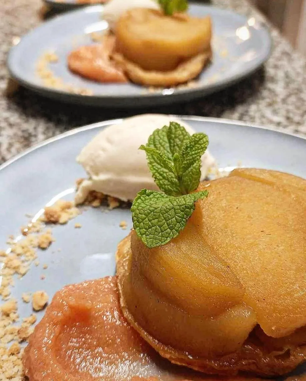 Food and drinks in Logis Hôtel Restaurant La Bergerie