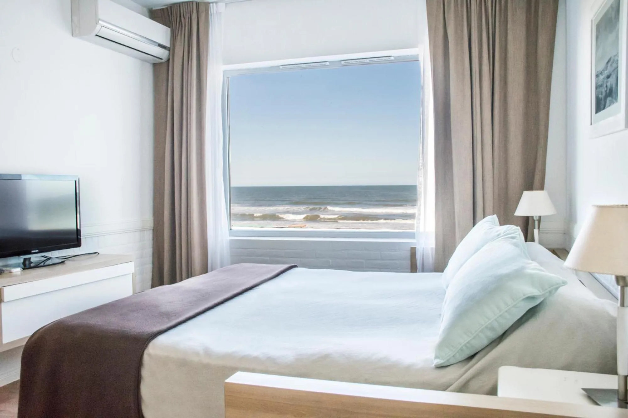 Bed in Pinamar Beach Resort