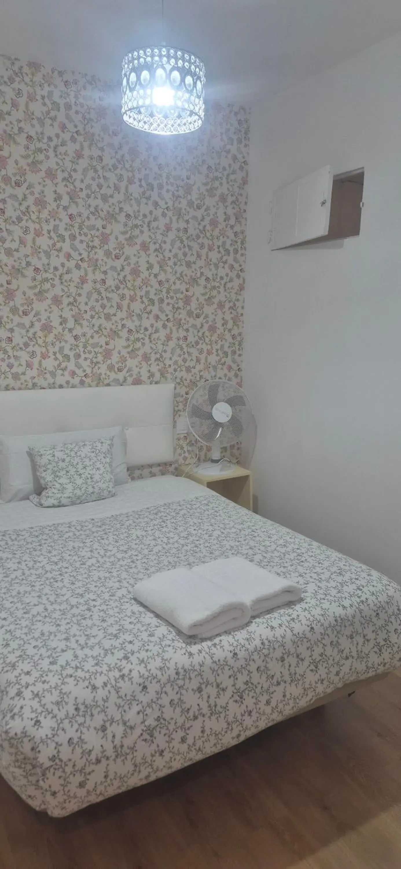 Standard Single Room with Shared Bathroom in Hostal New Life Madrid Standard Single Room with Shared Bathroom in Hostal New Life Madrid