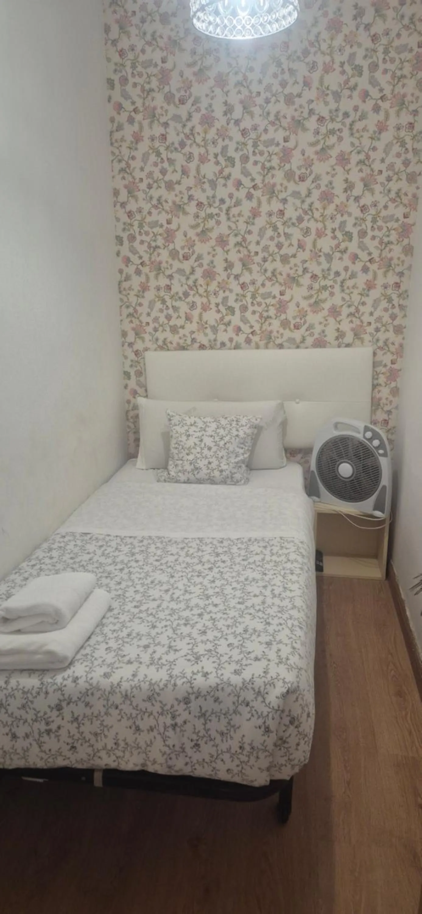 Bed in Hostal New Life Madrid