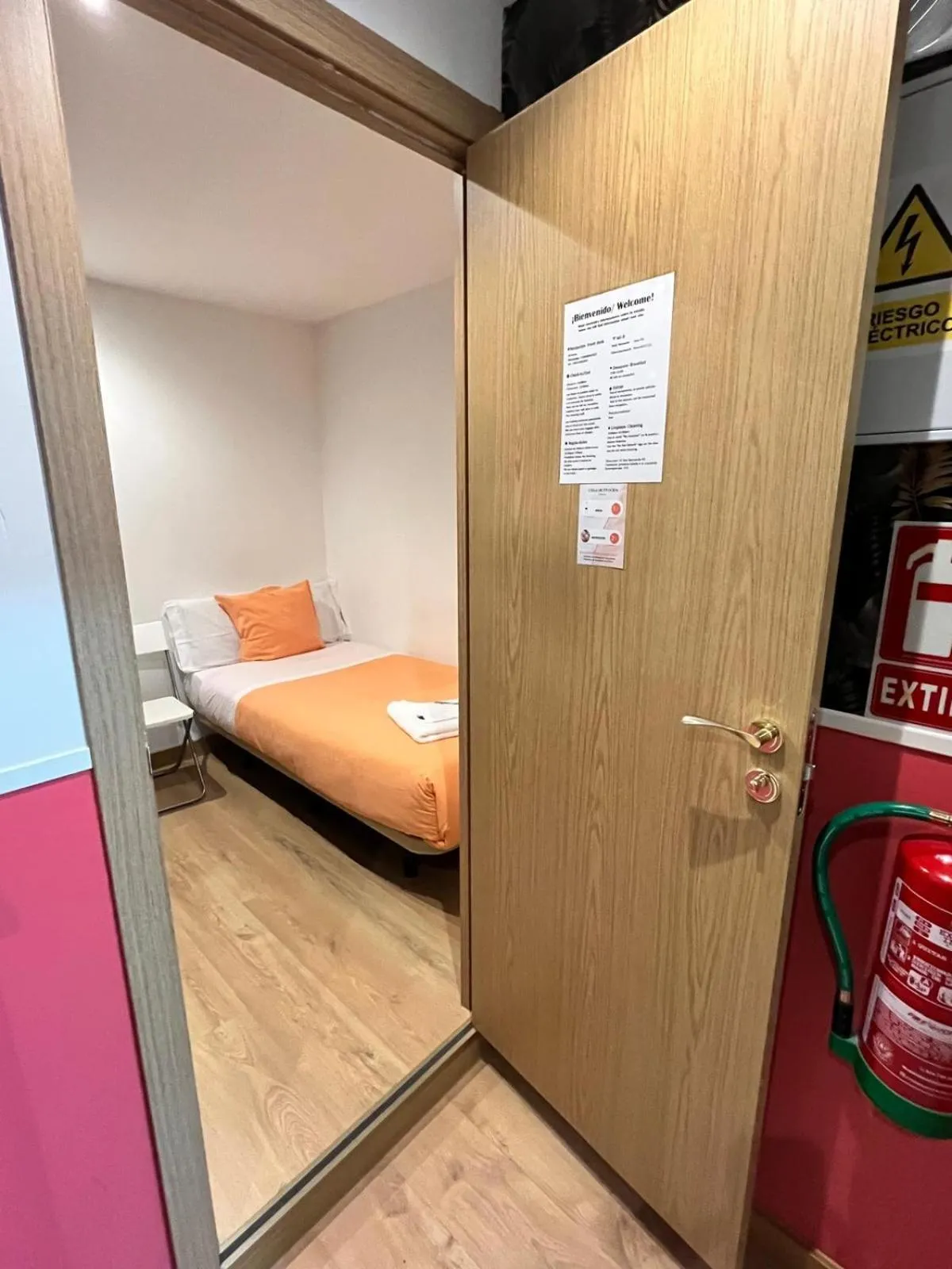 Bed in Hostal New Life Madrid