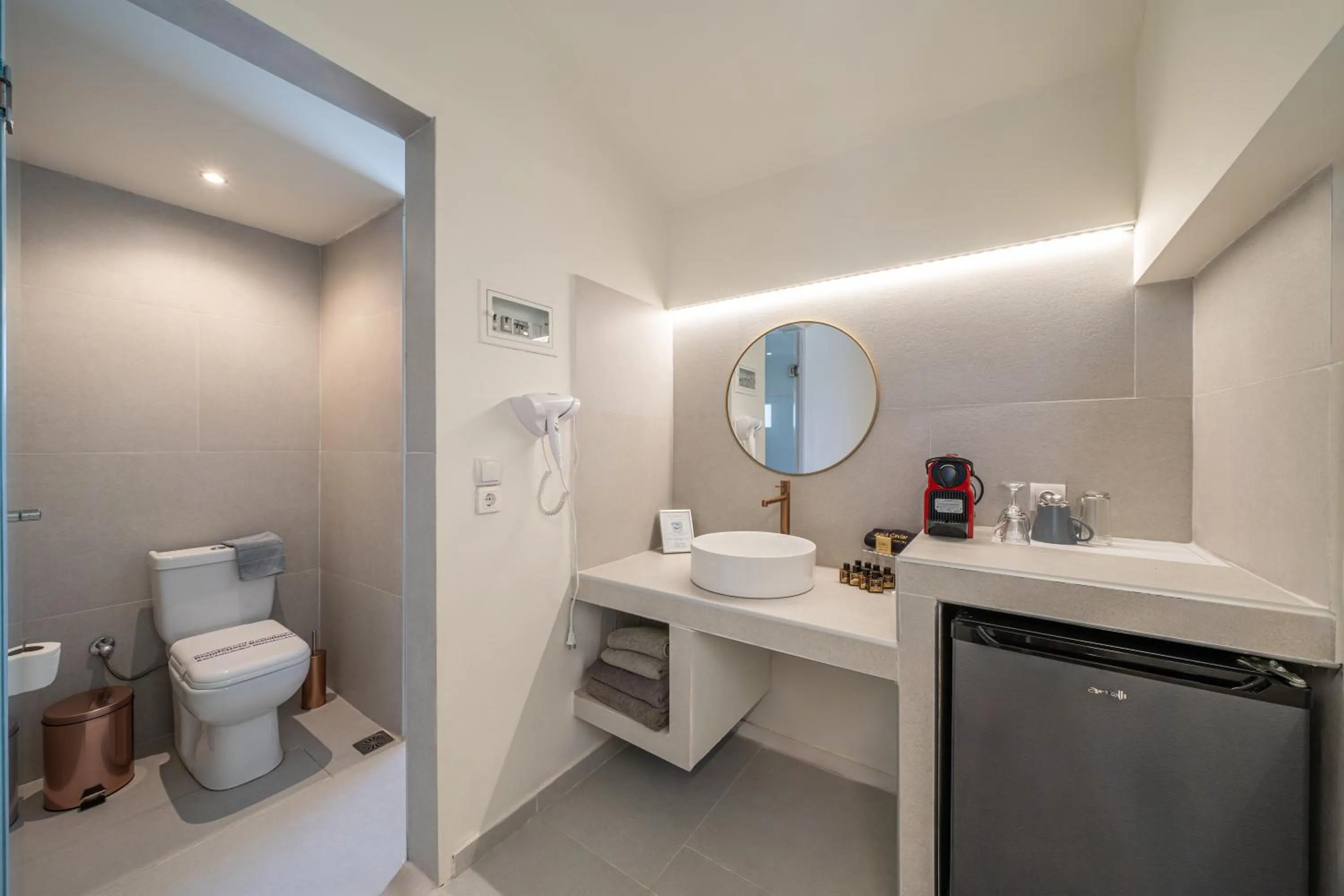 Studio with Pool View in The "L" Suites & Apartments