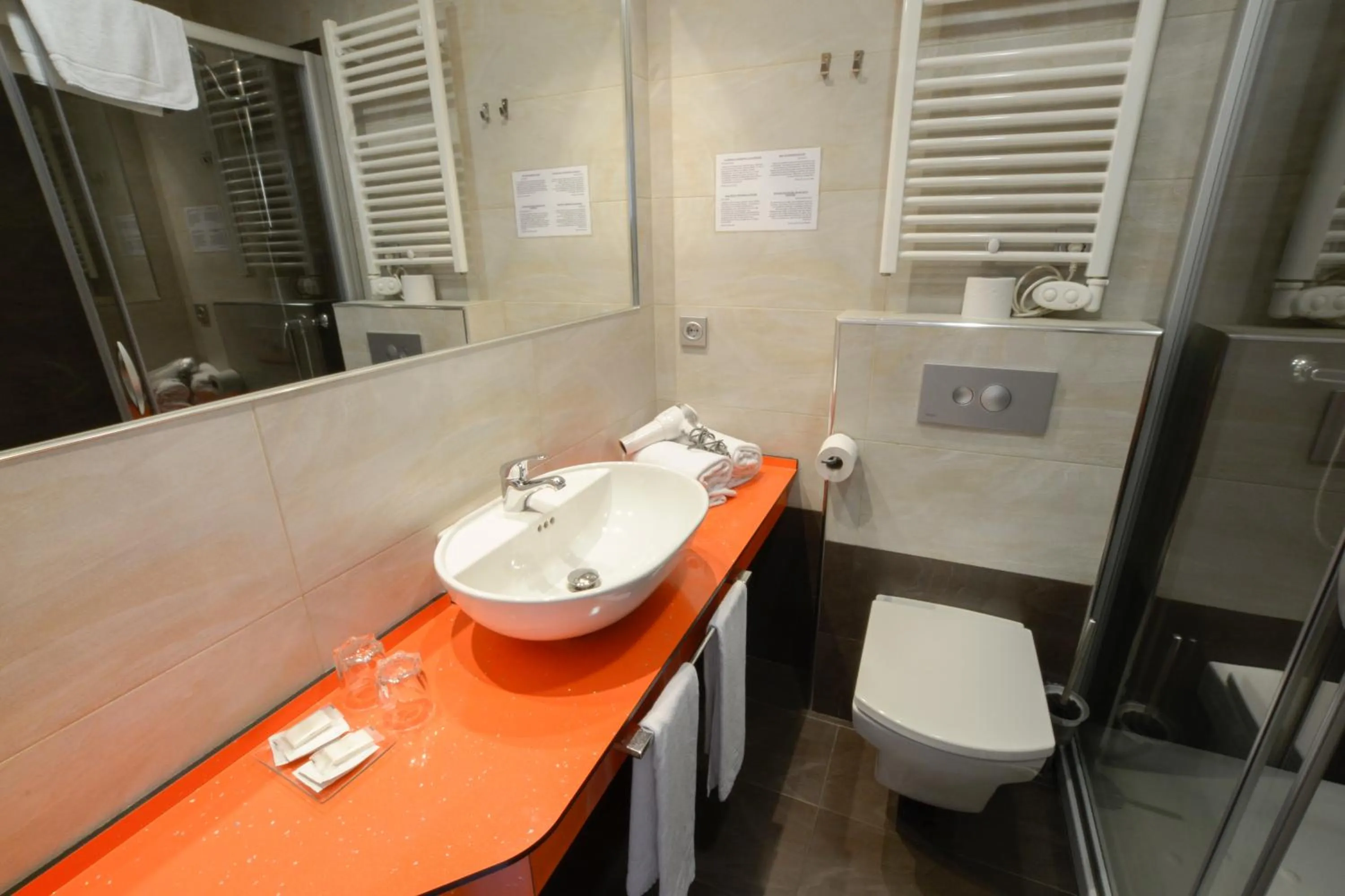 Toilet in Pension Kursaal