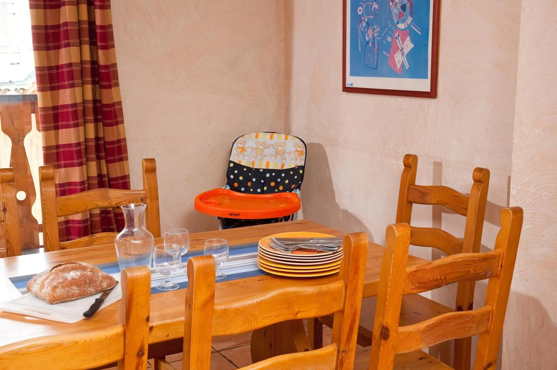 Dining area in Madame Vacances les Chalets des Alpages