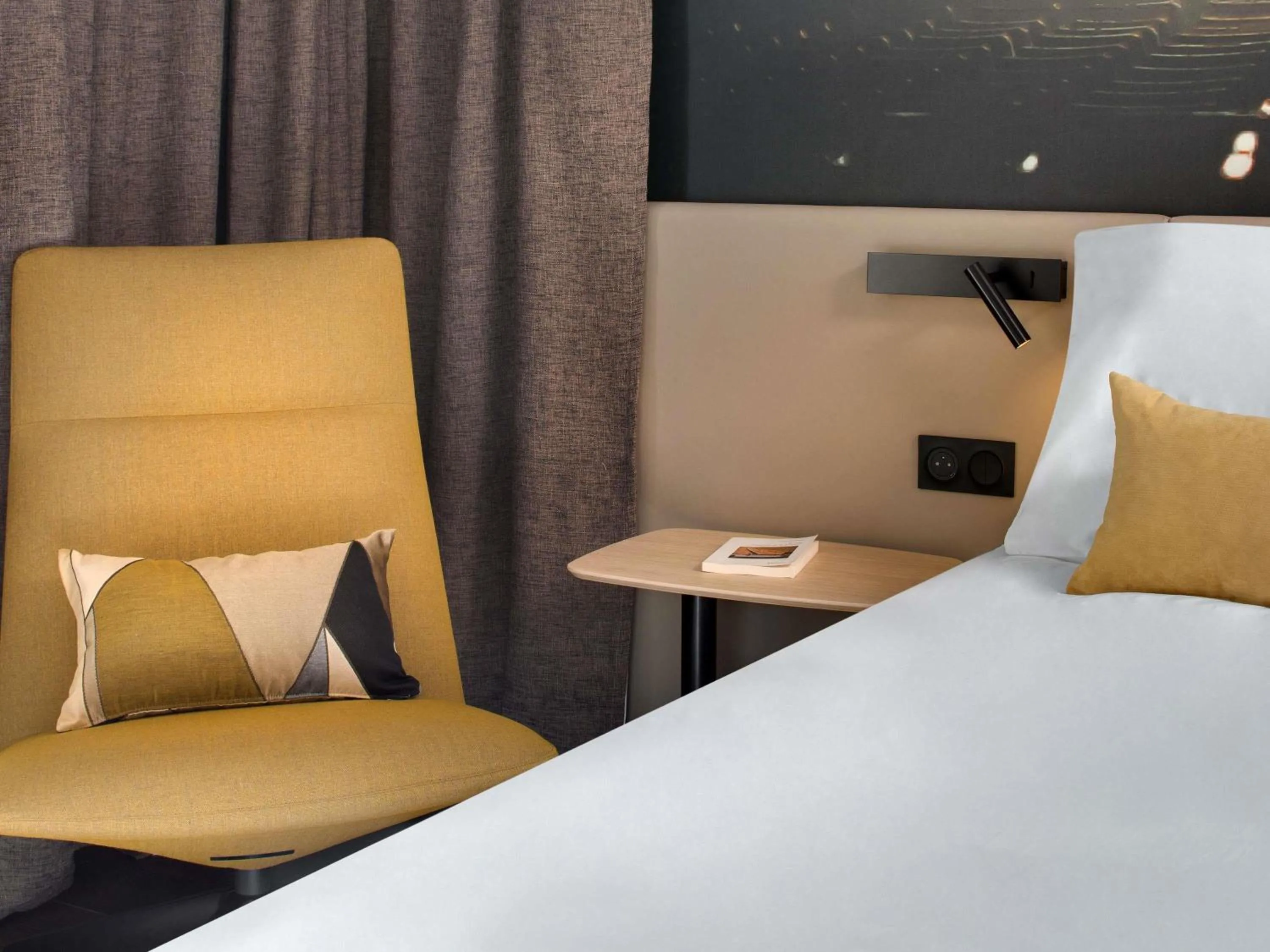 Bedroom, Bed in Mercure Montpellier Centre Comédie