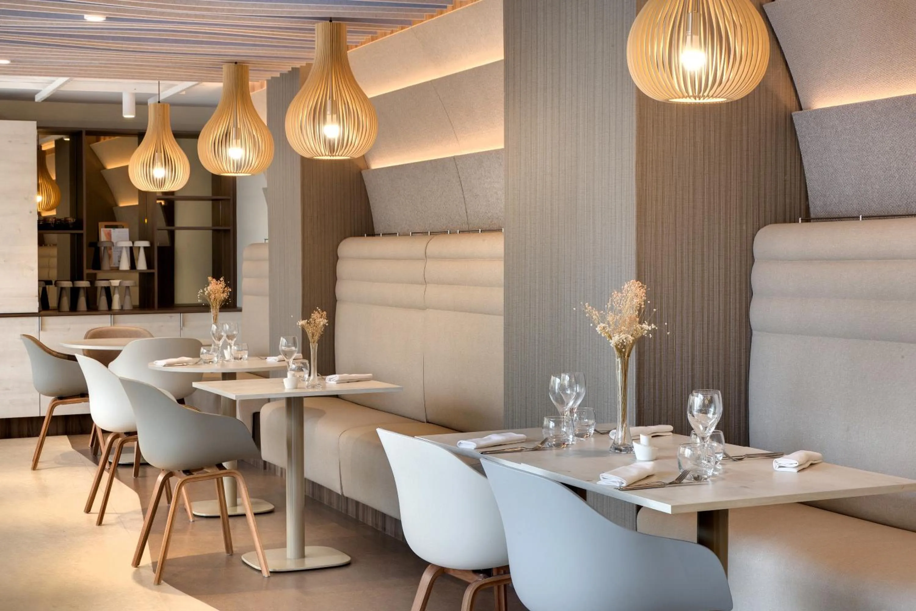 Restaurant/places to eat in Mercure Montpellier Centre Comédie