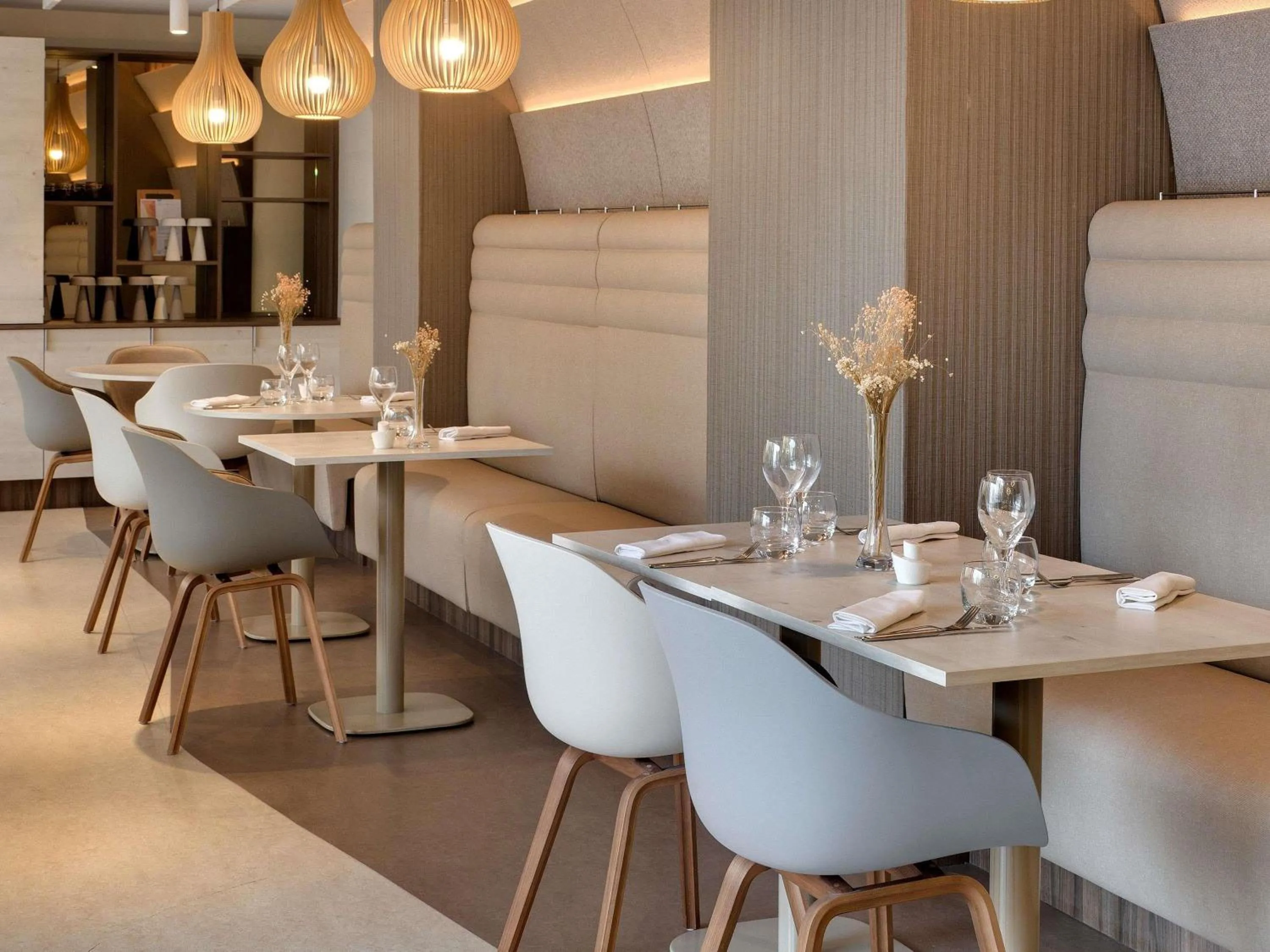 Restaurant/places to eat in Mercure Montpellier Centre Comédie