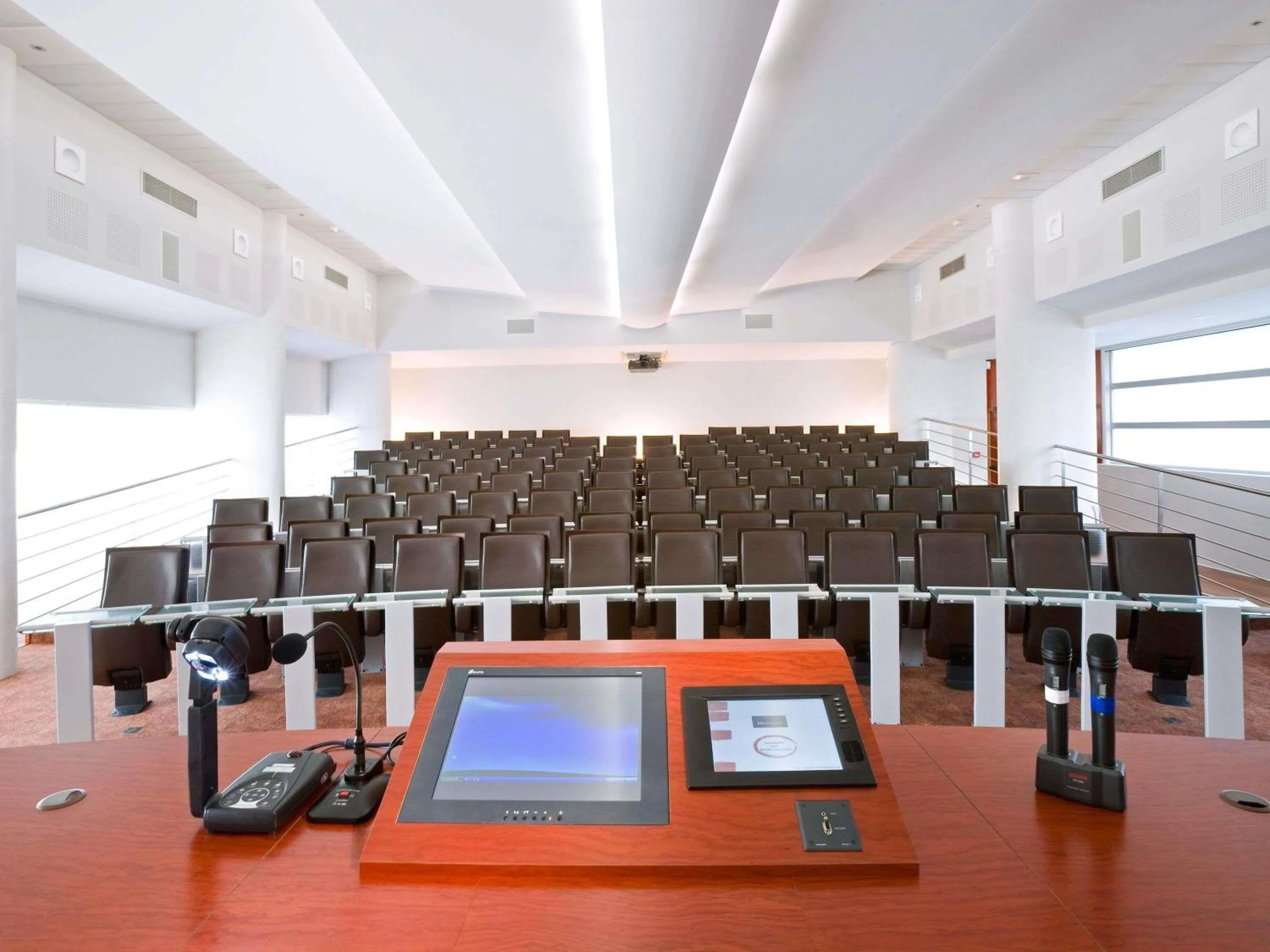 Property building in Mercure Montpellier Centre Comédie