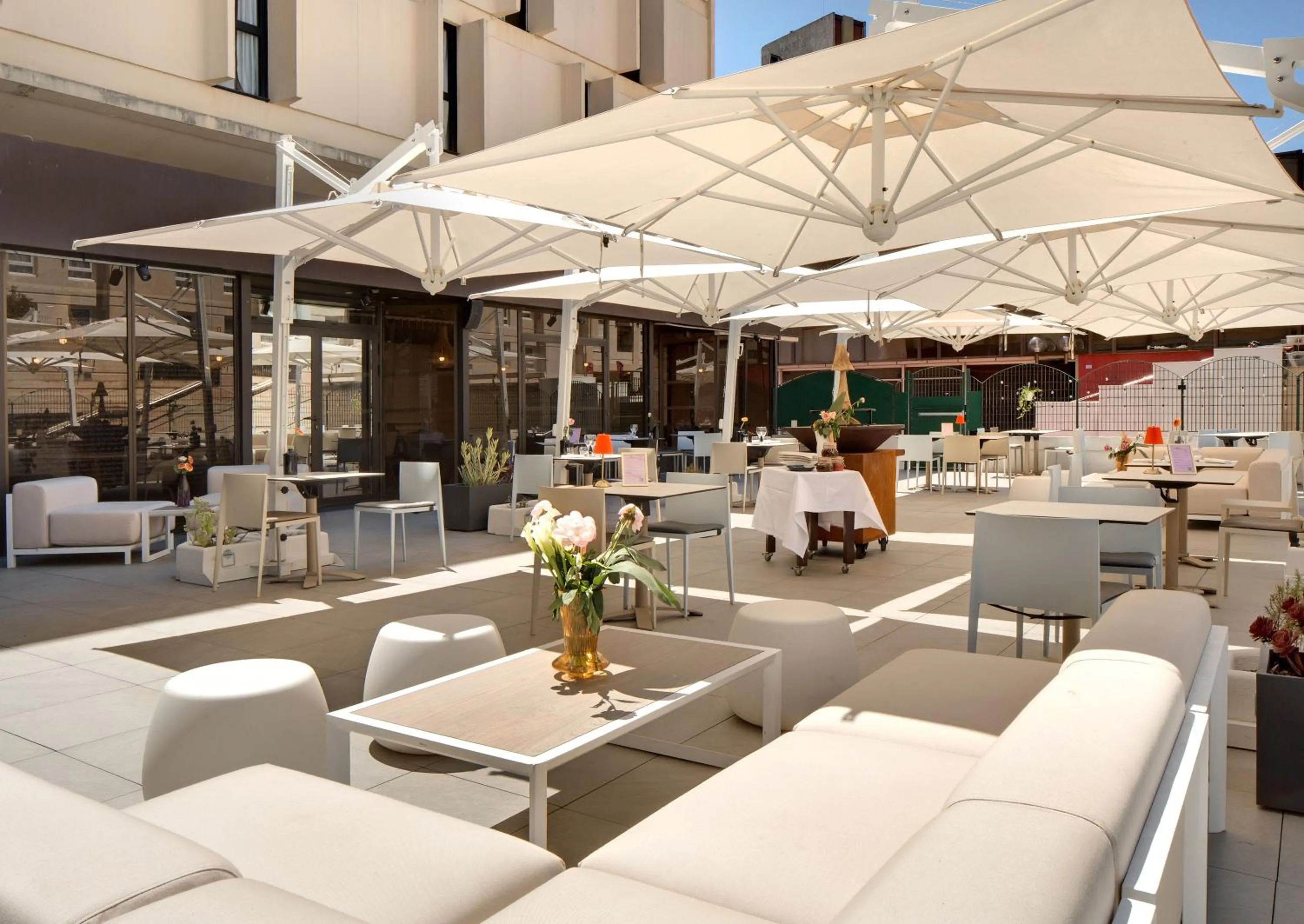 Patio in Mercure Montpellier Centre Comédie