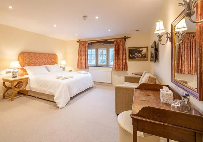 Bed in The Fleece Inn