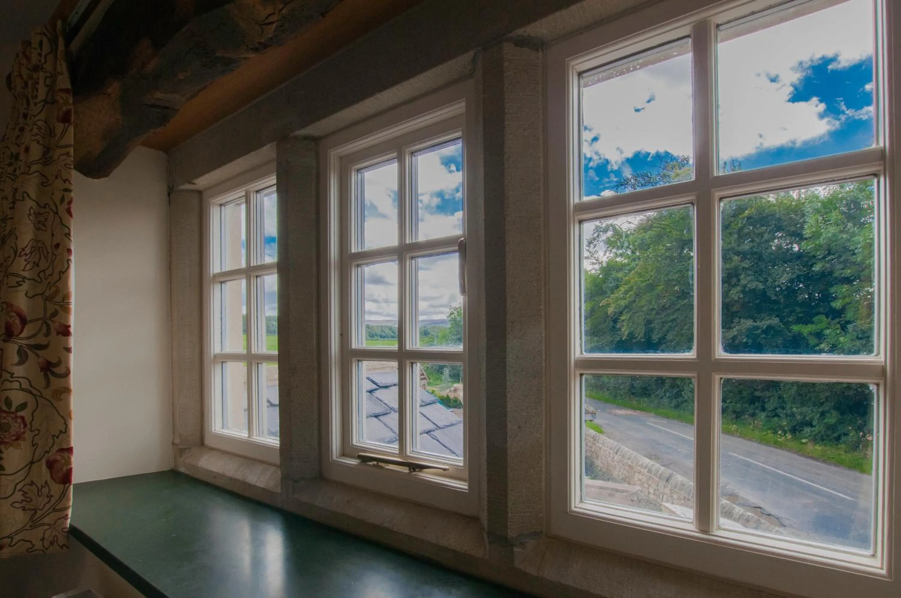 Bedroom in The Fleece Inn