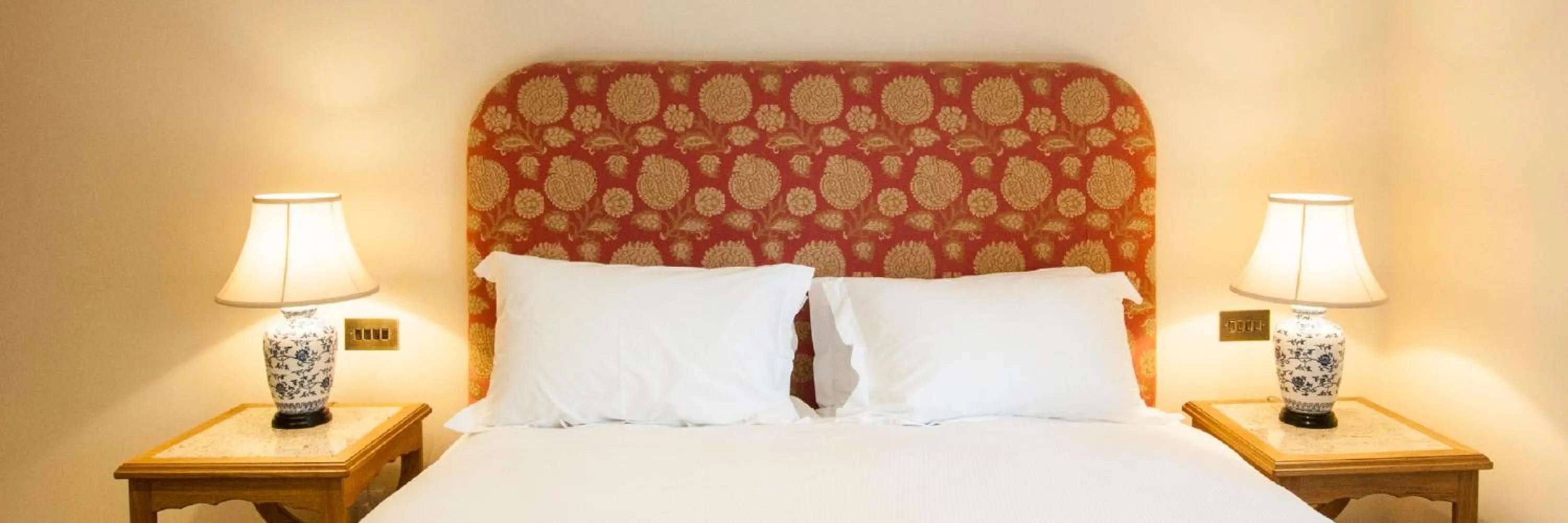 Bed in The Fleece Inn