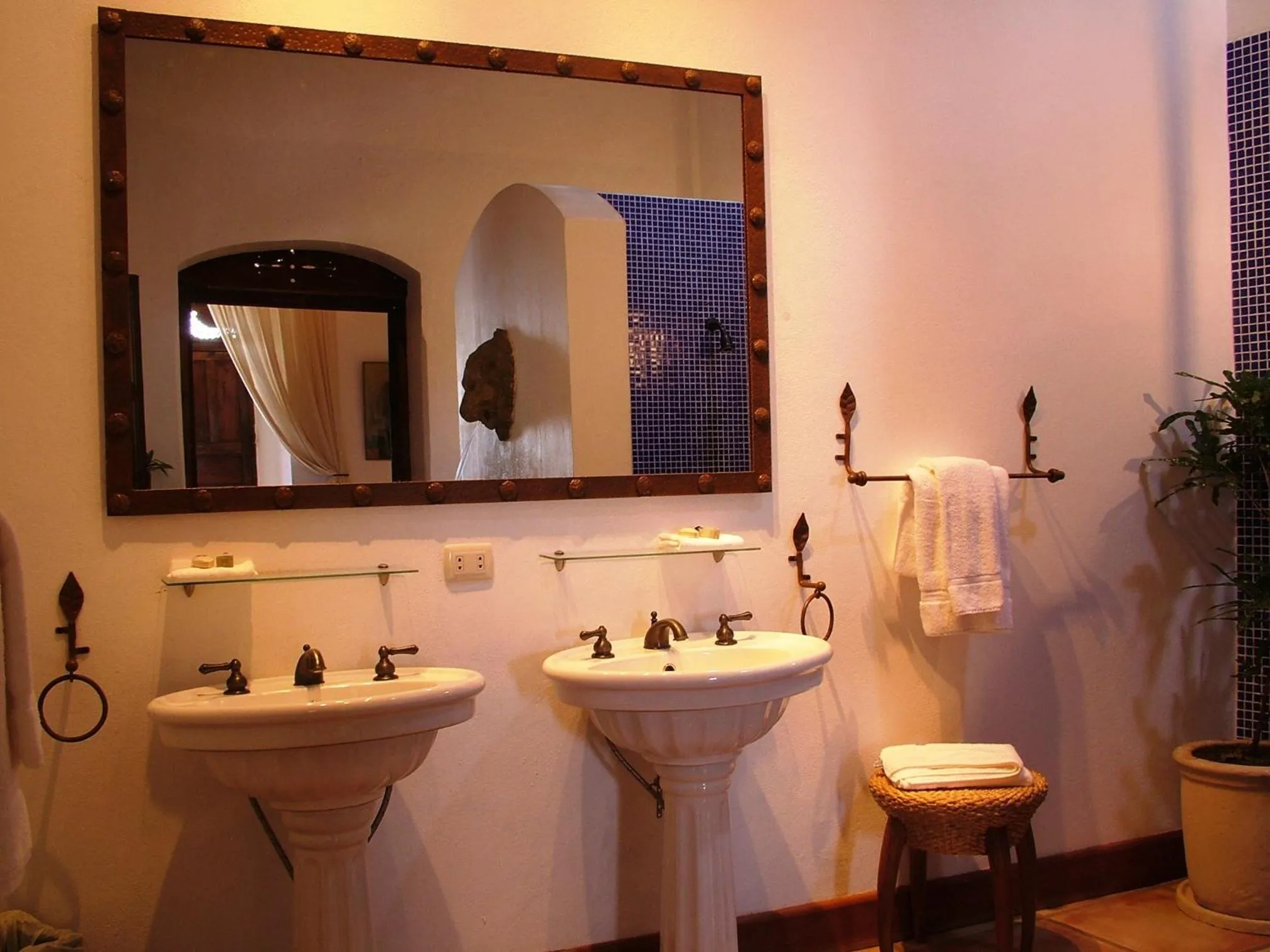 Bathroom in Los Almendros de San Lorenzo