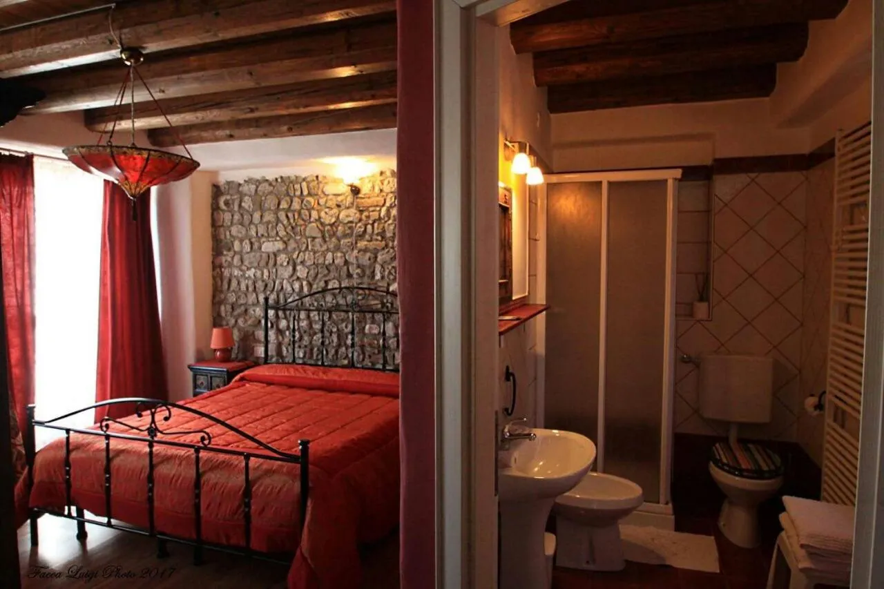 Photo of the whole room, Bed in Albergo Julienne