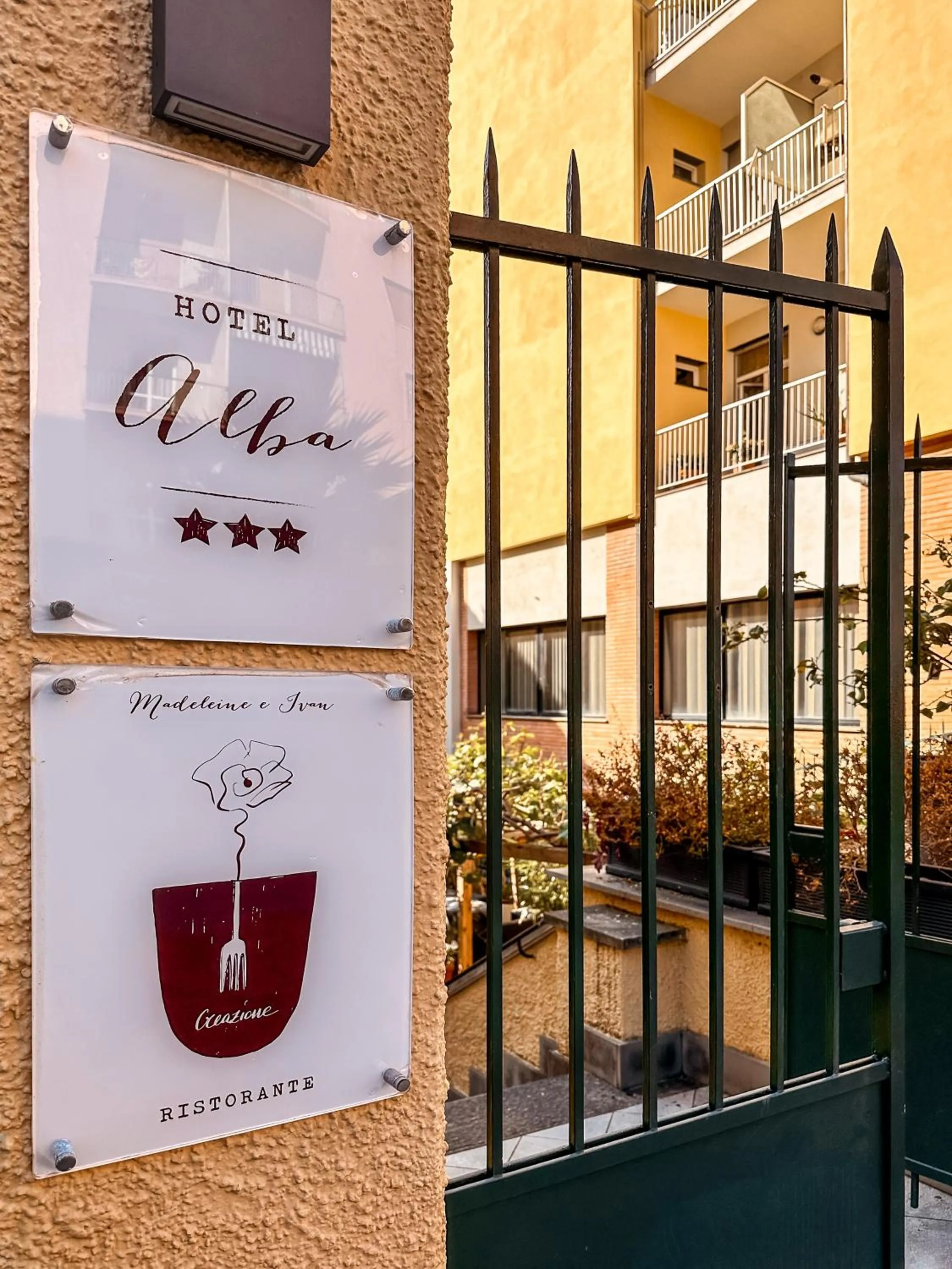 Restaurant/places to eat in Hotel Alba