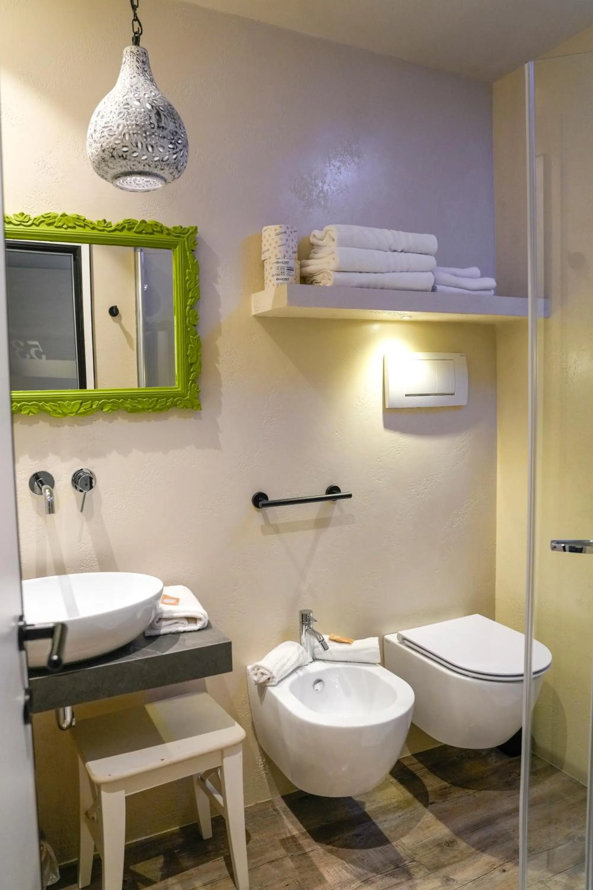 Bathroom in Hotel Thea