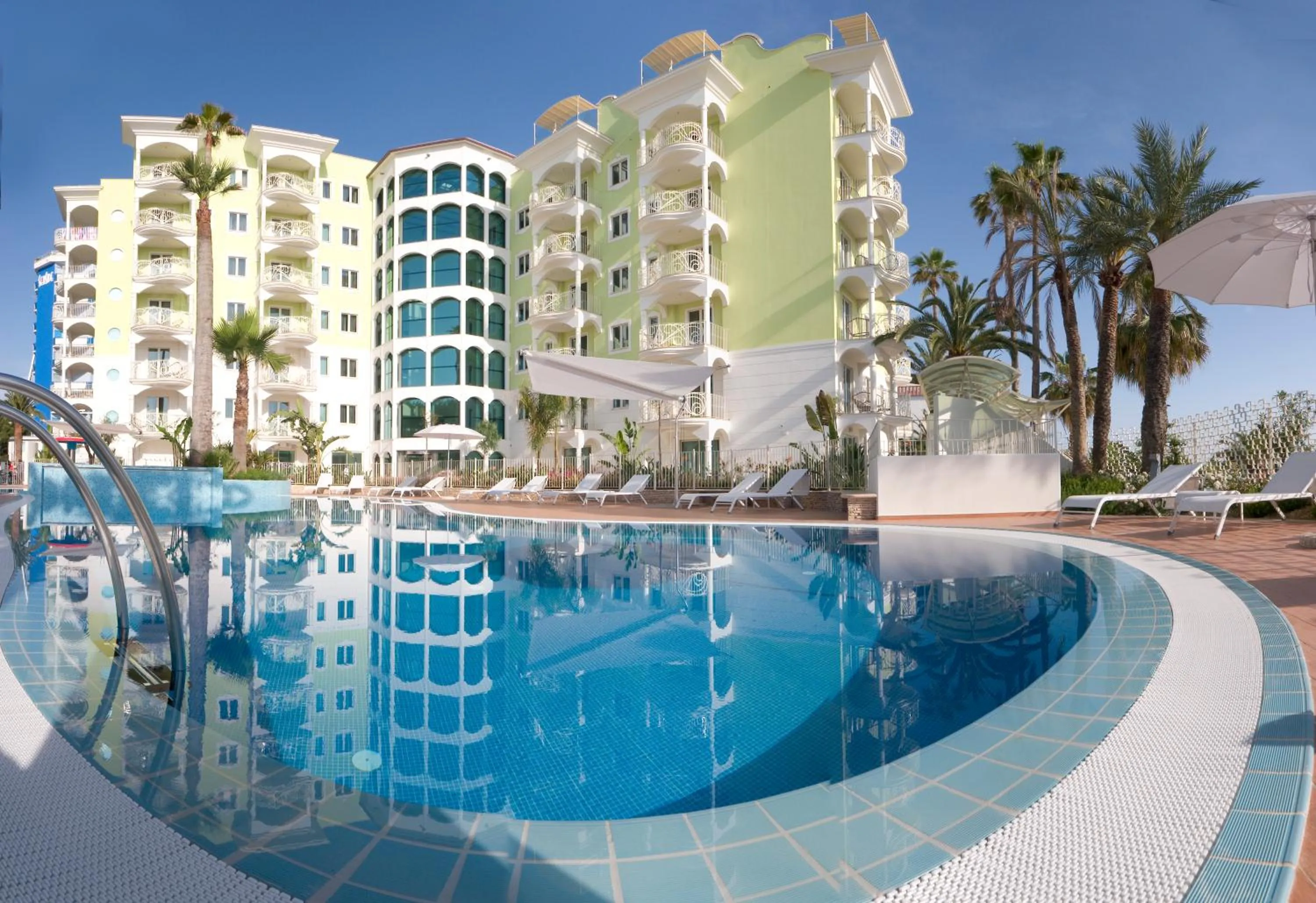 Property building in Smeraldo Suites & Spa