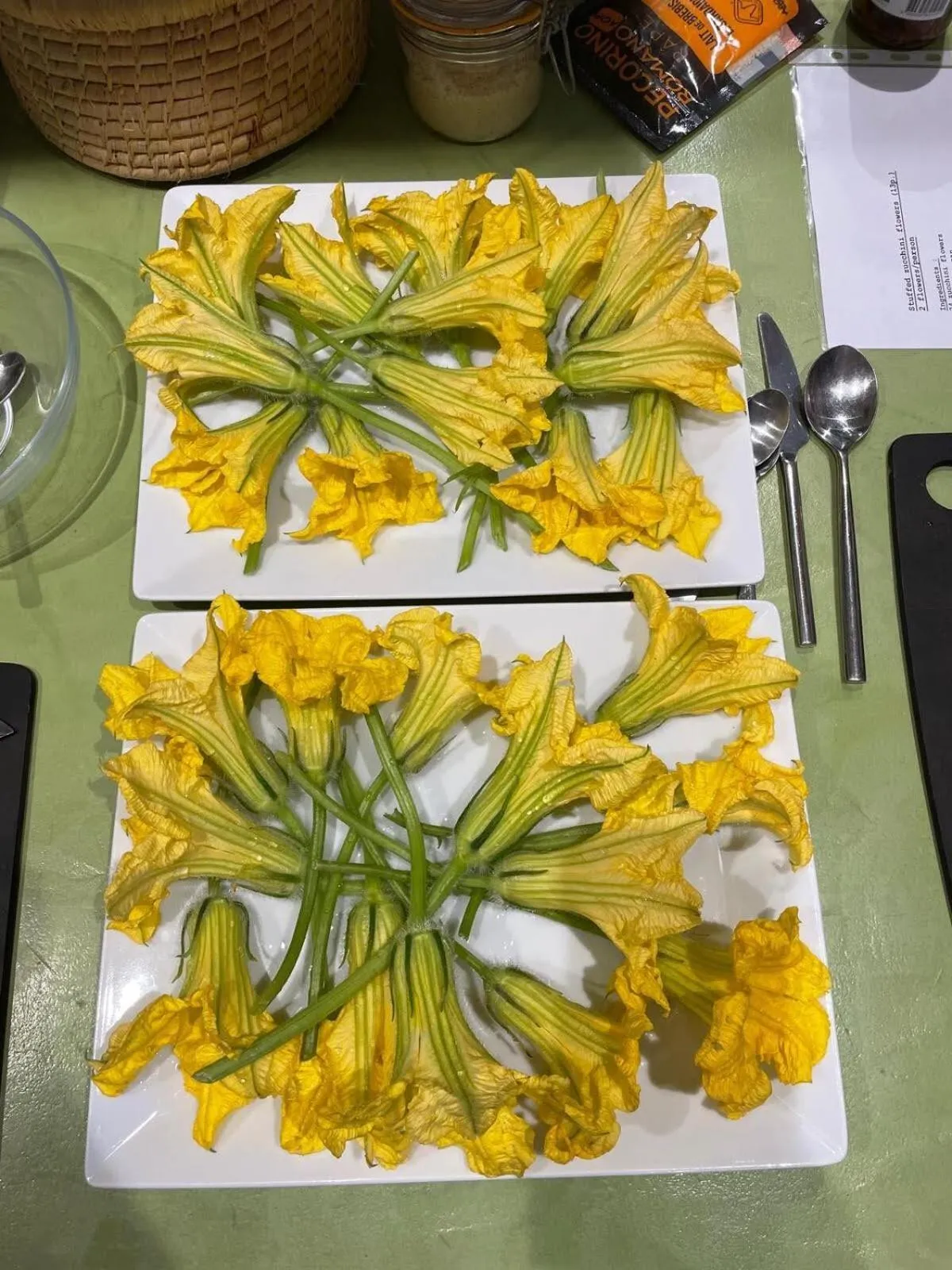 Food and drinks in The frogs' house - Yoga Retreat