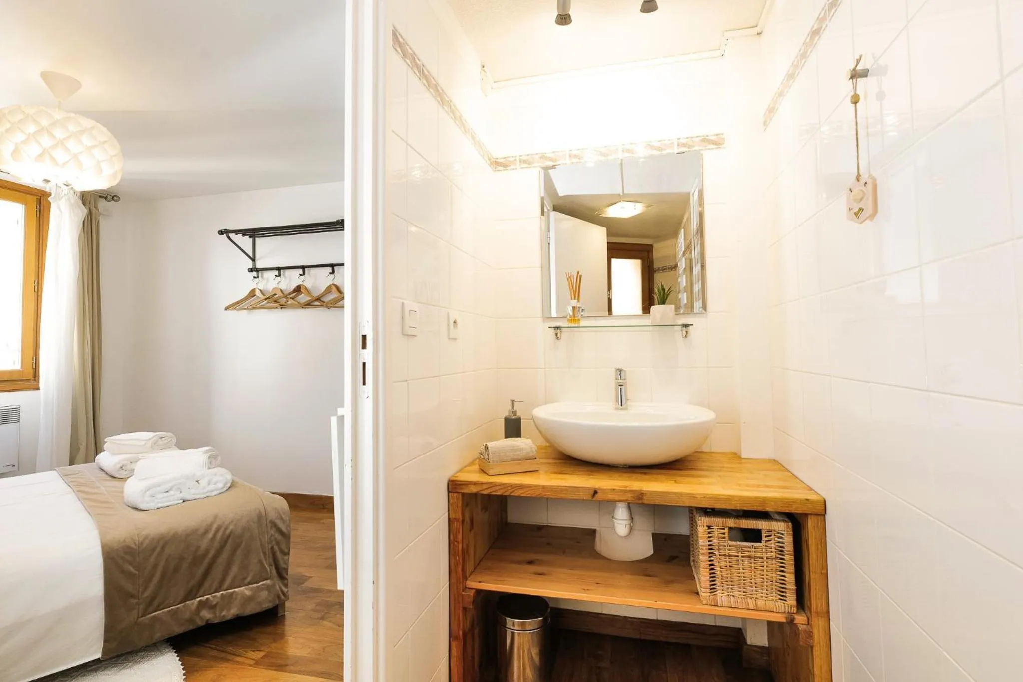 Bedroom, Bed in The frogs' house - Yoga Retreat