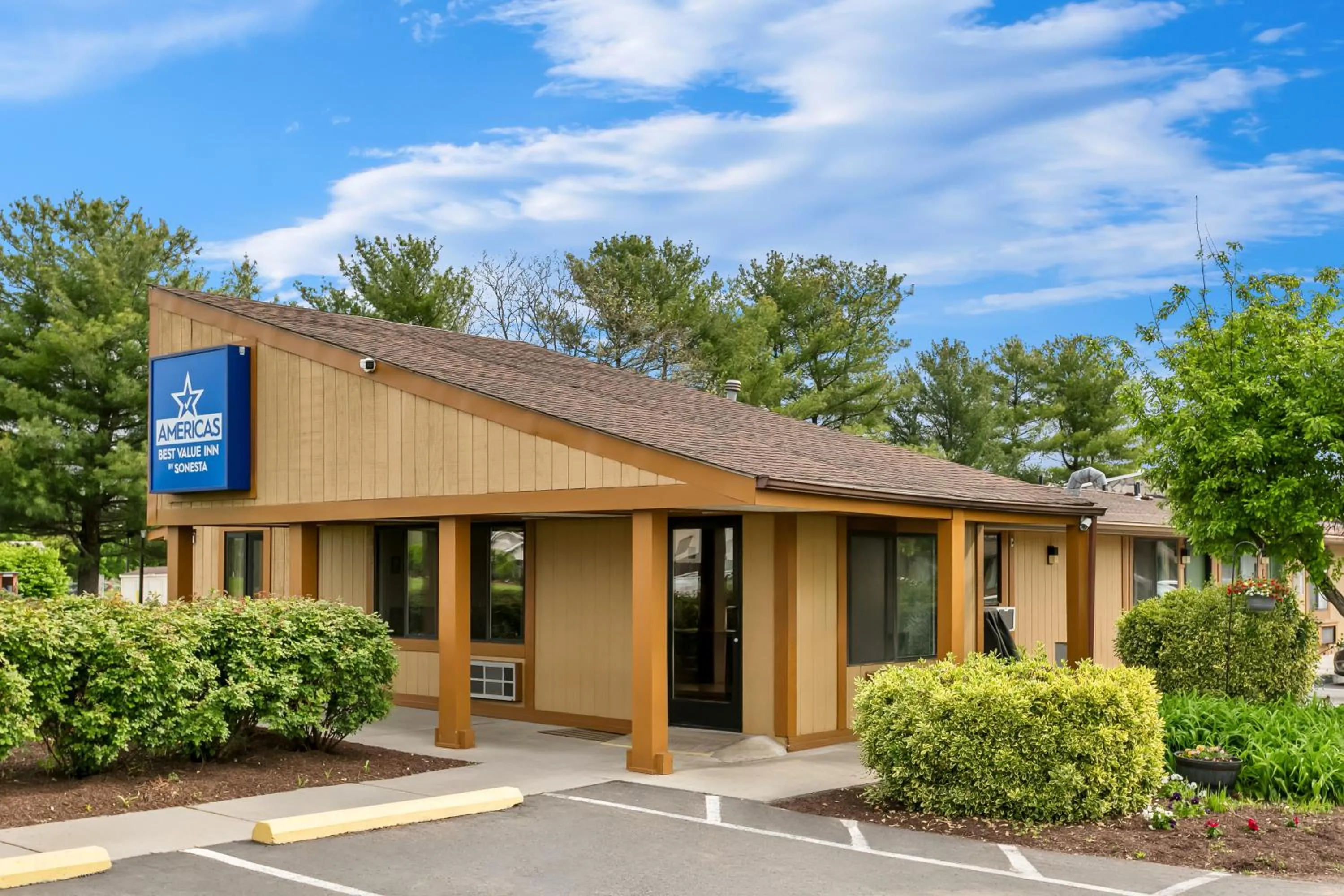 Property building in Knights Inn Martinsburg