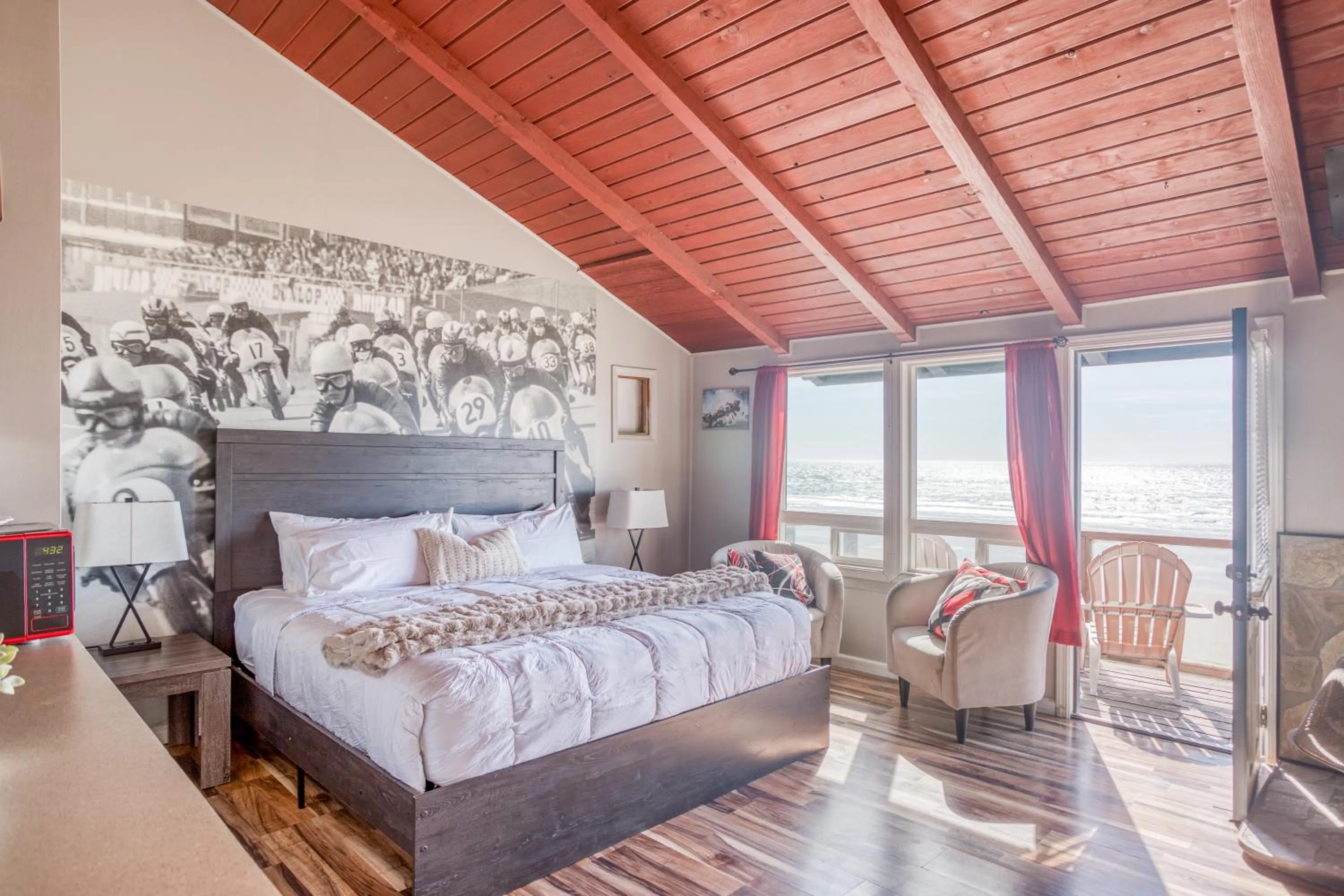 Bed in Moolack Shores Inn