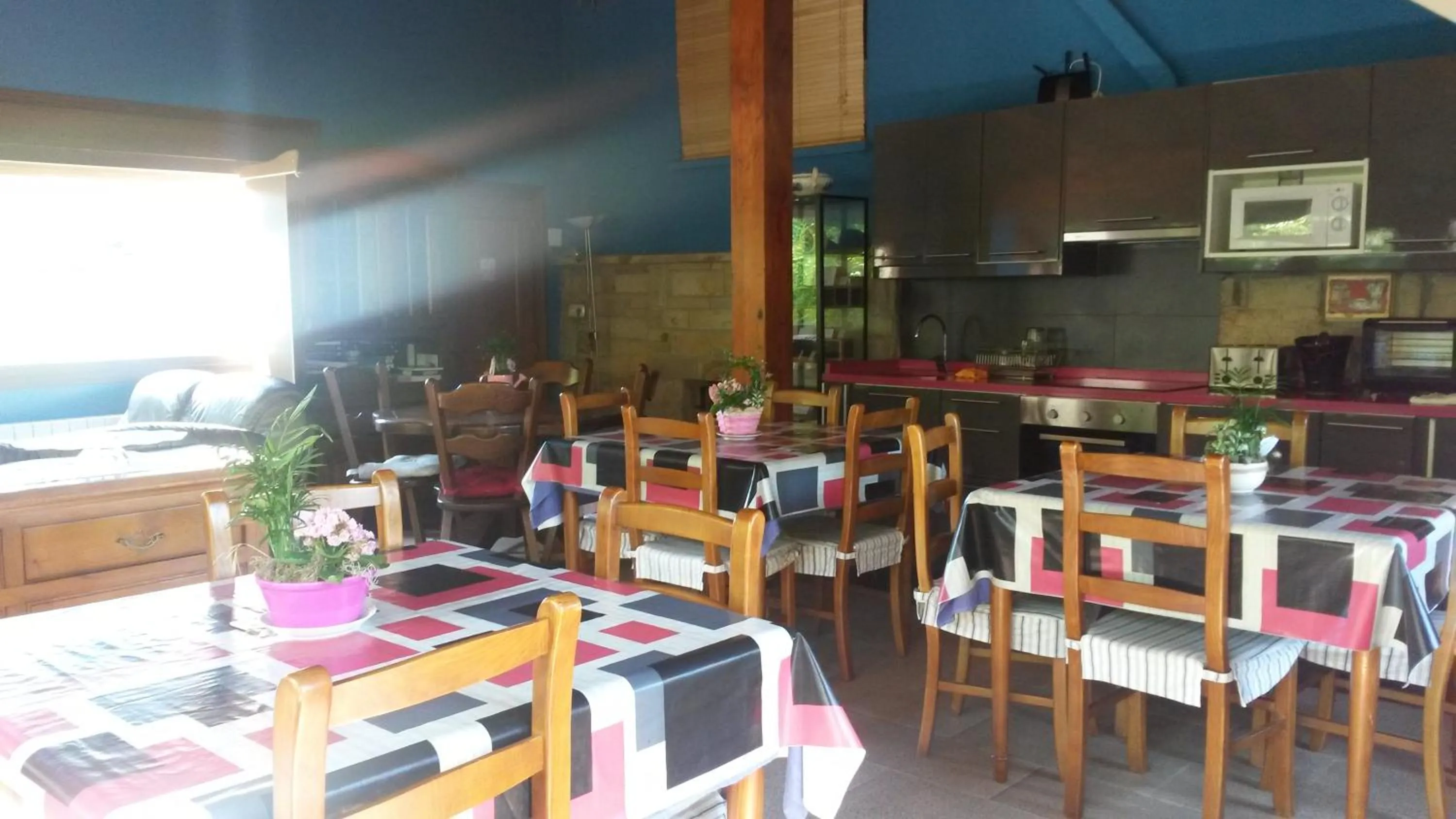 Communal lounge/ TV room in Casa Rural Ibarrondo Etxea