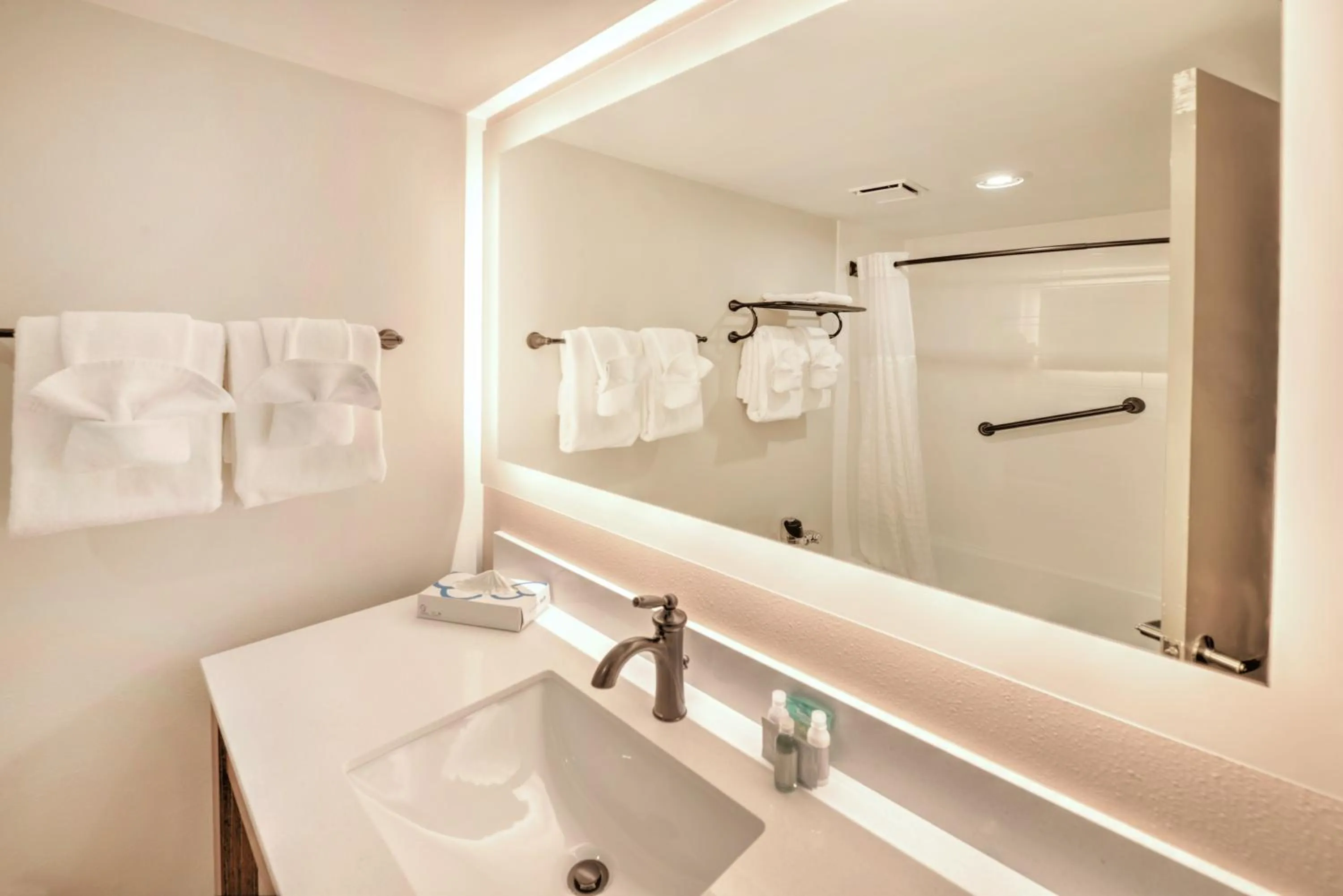 Bahama House - Daytona Beach Shores