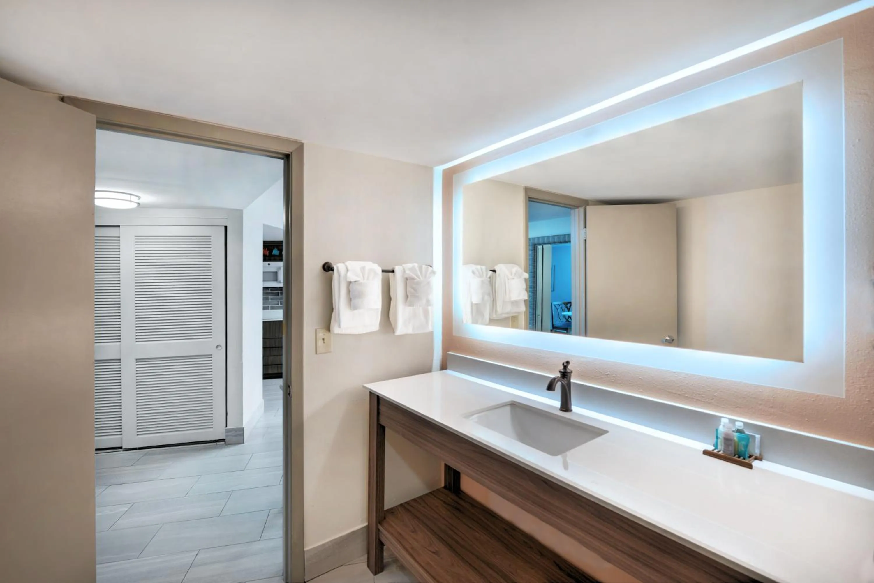 Bahama House - Daytona Beach Shores