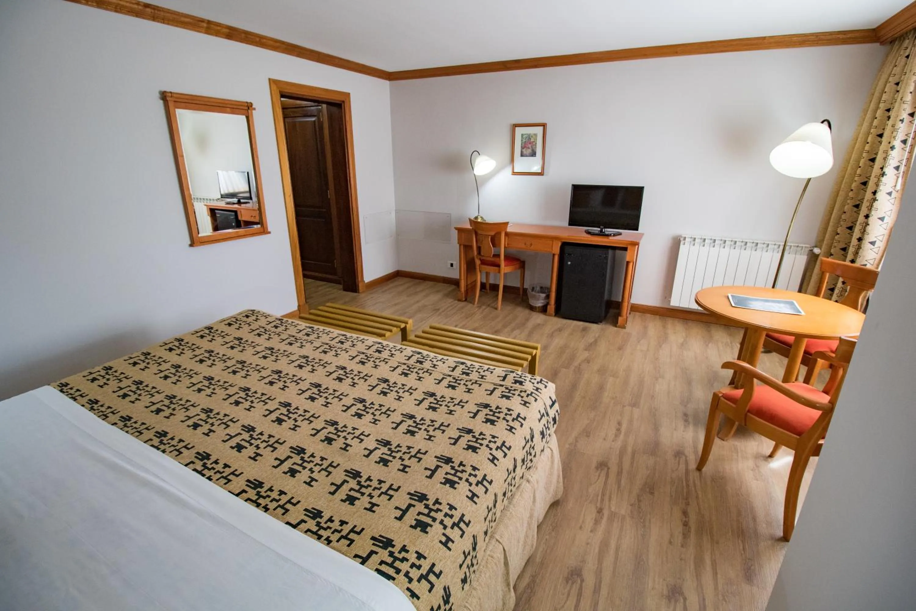 Photo of the whole room, Bed in Hotel Kosten Aike