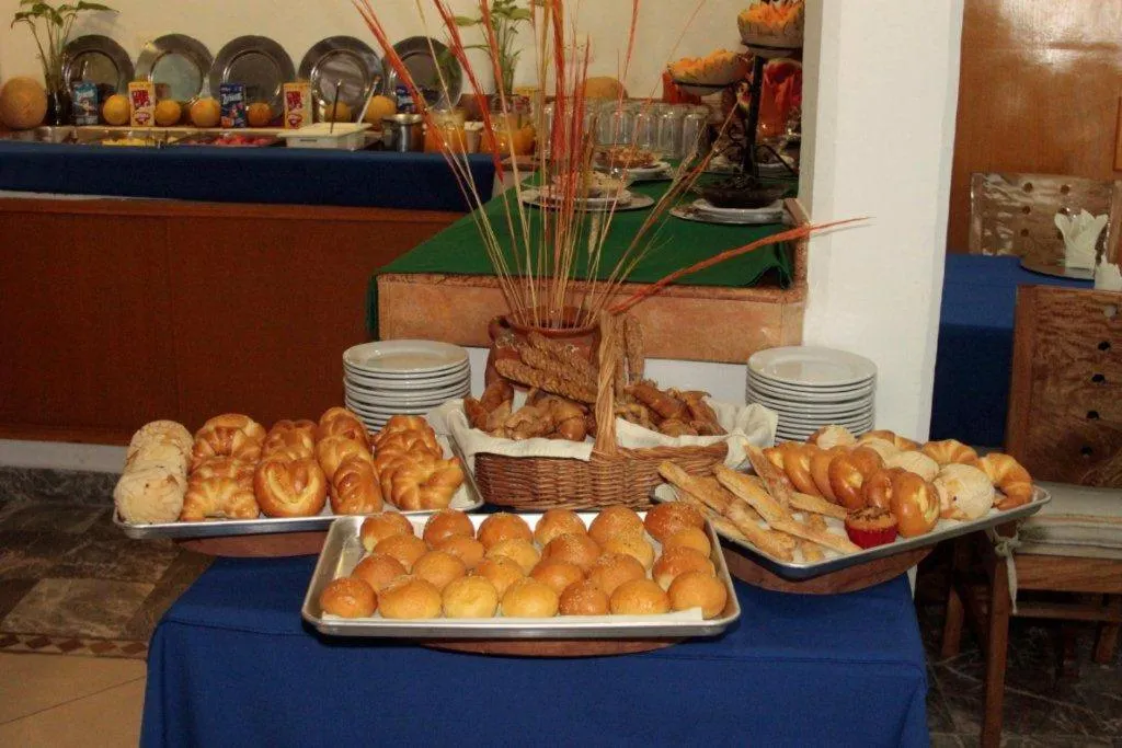 Restaurant/places to eat in Hotel Madan Cárdenas