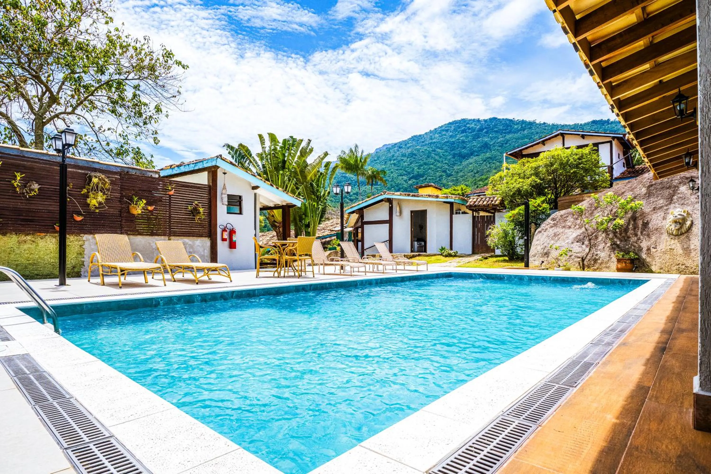 Mountain view in VELINN Pousada Guarubela Villa Vittoria