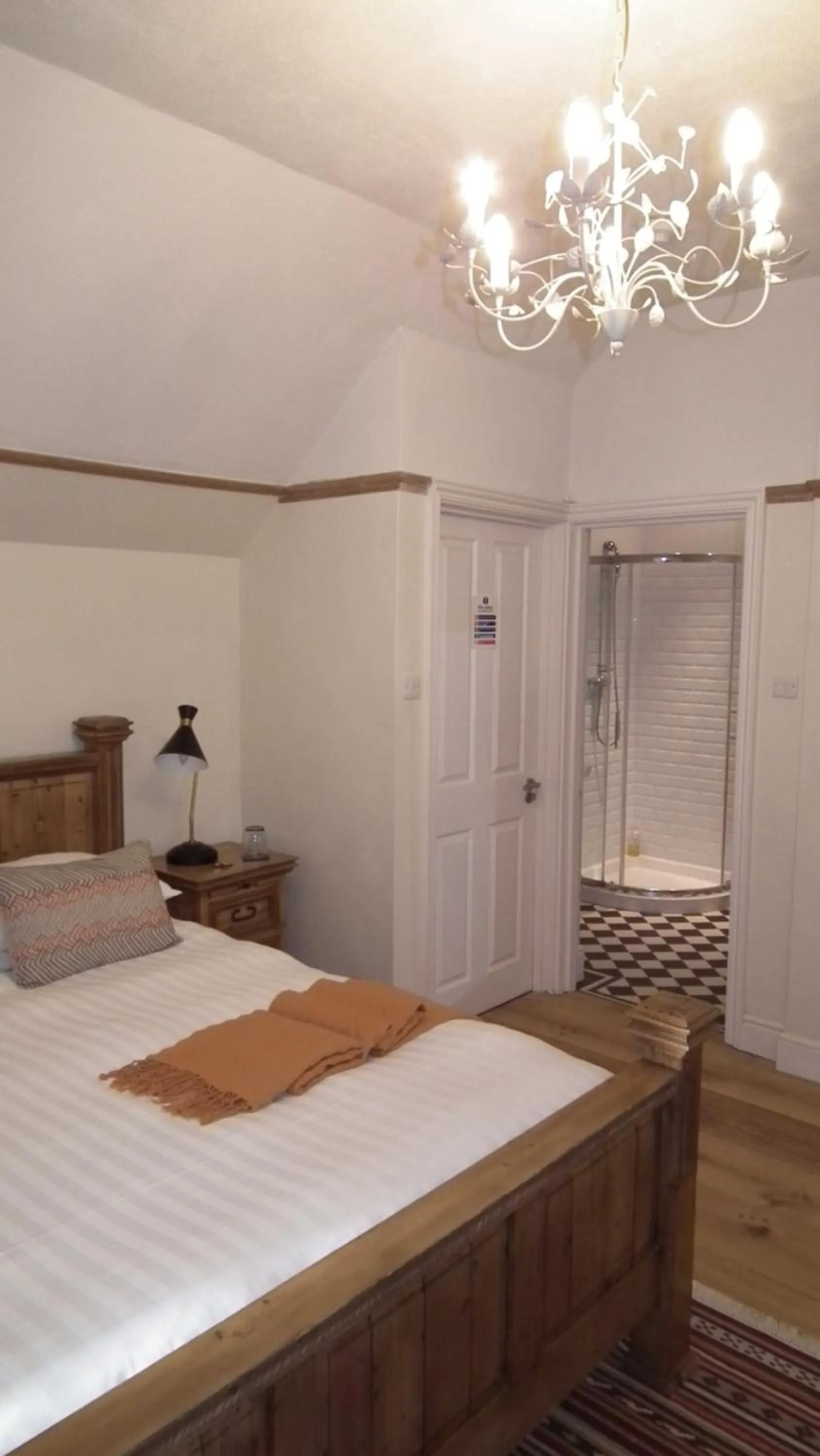 Bed in The Kingsley at Eversley