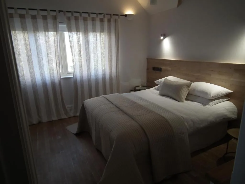 Bed in The Kingsley at Eversley