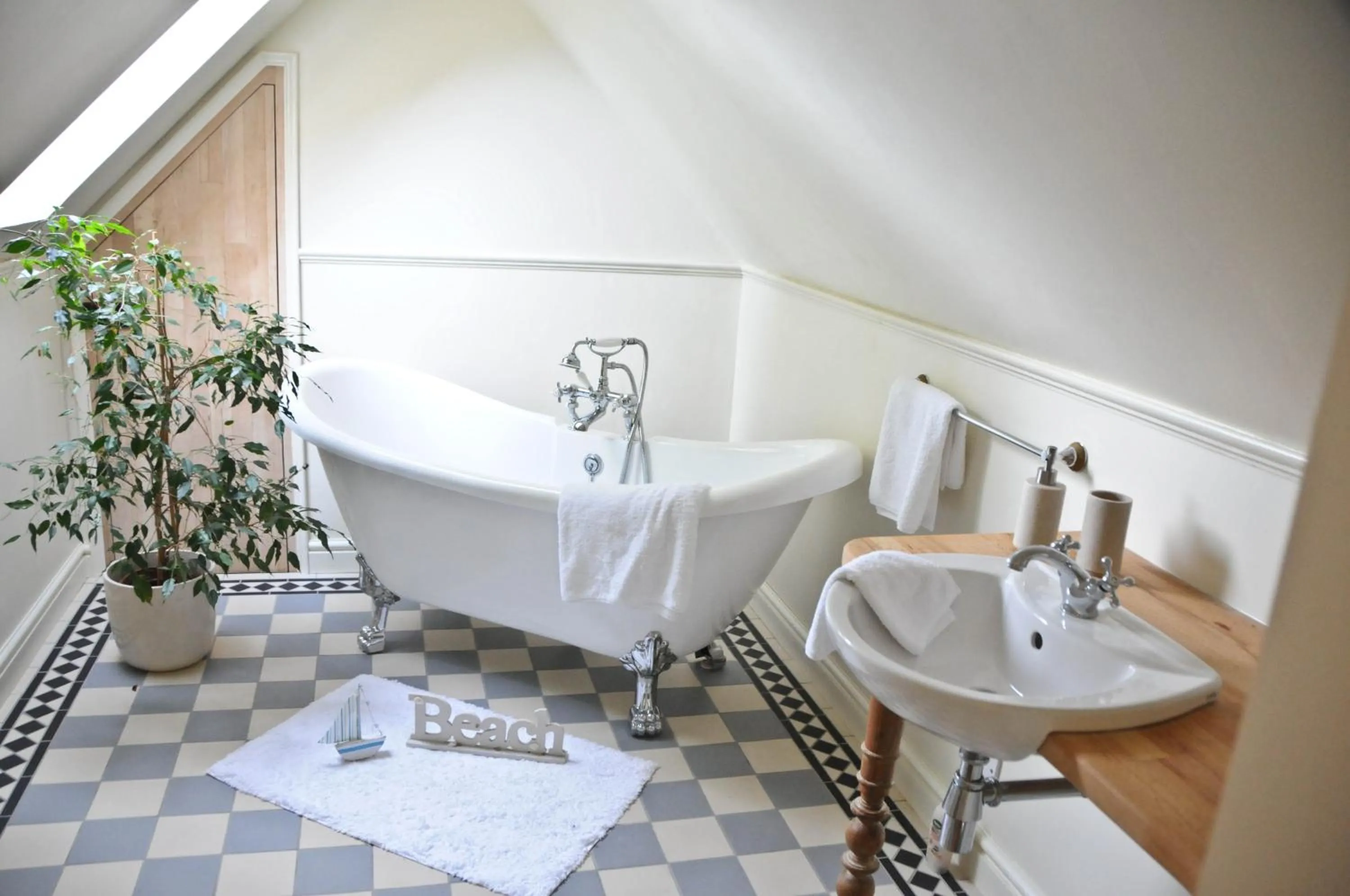 Bathroom in The Kingsley at Eversley