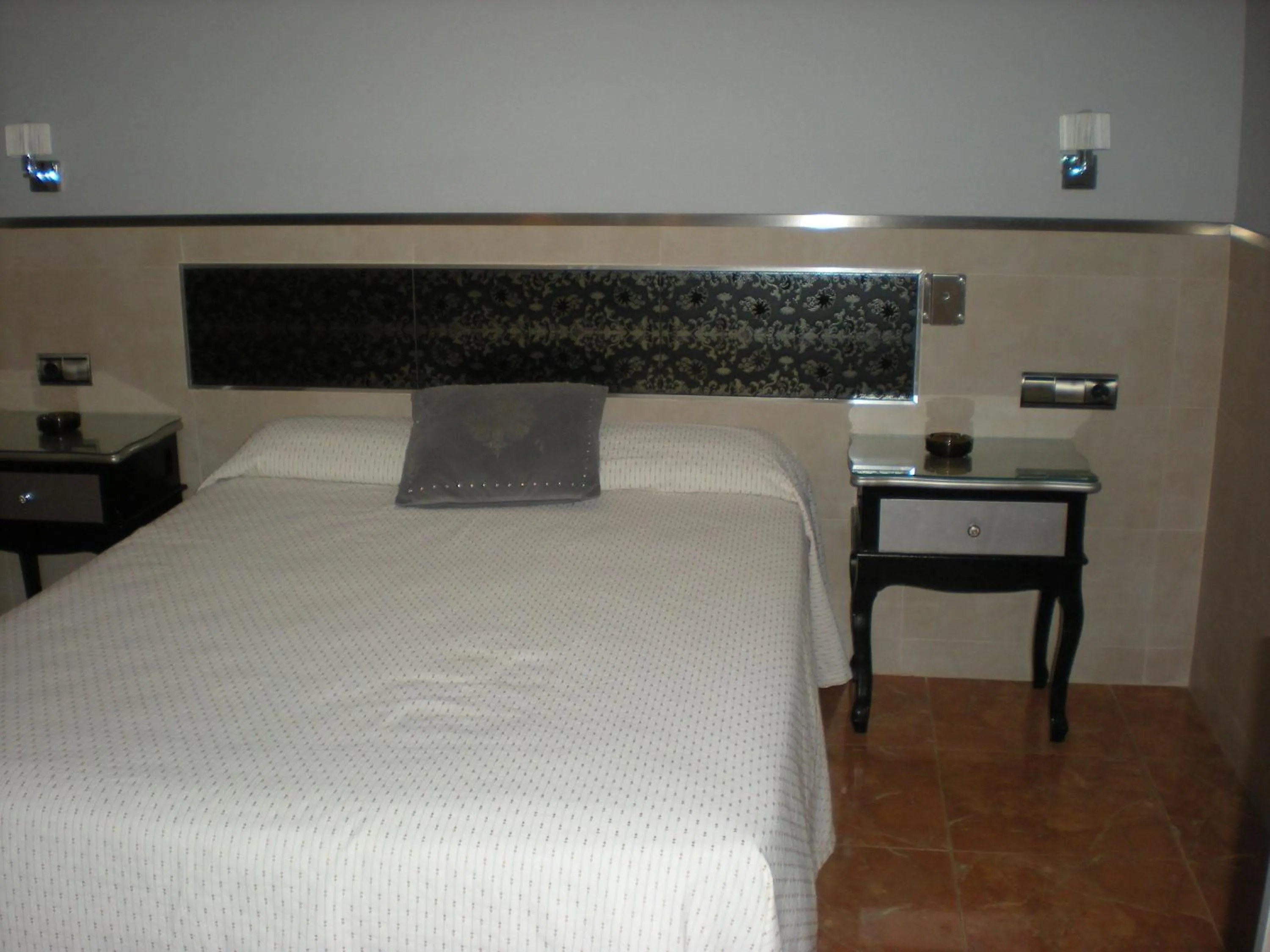 Photo of the whole room, Bed in Hostal La Hispanidad