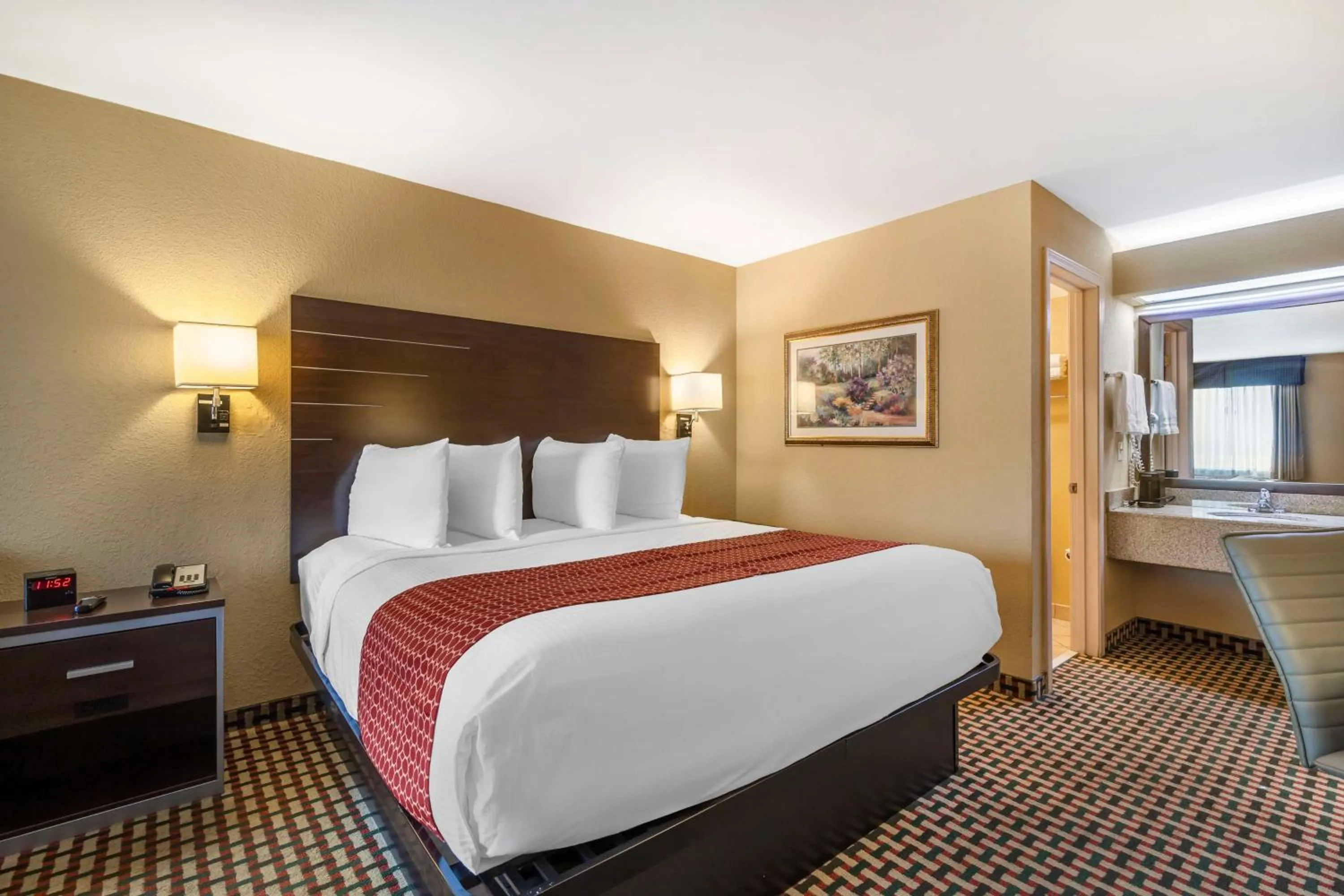 Bedroom, Bed in Best Western Bradford Inn