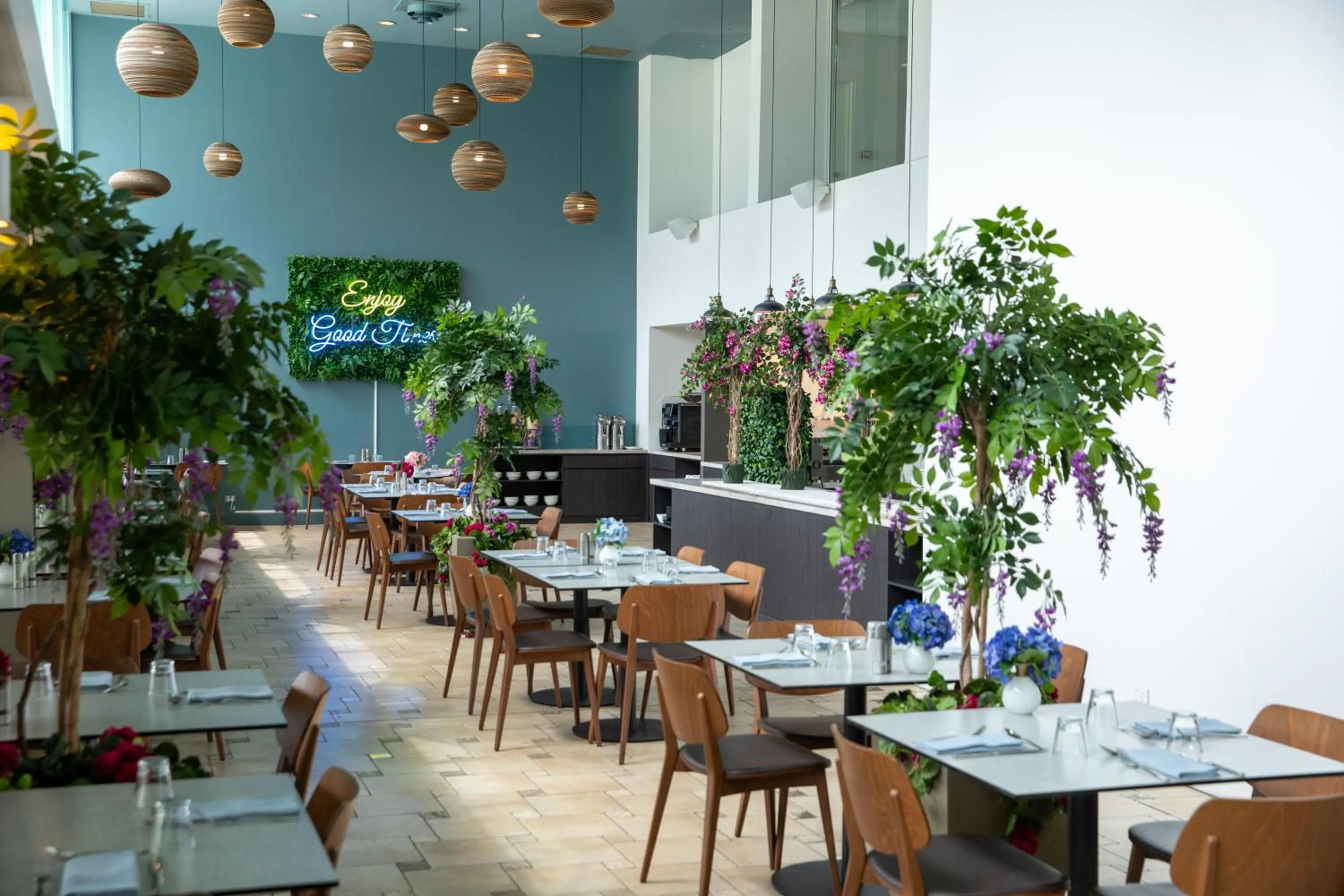 Restaurant/places to eat in Cairns Harbourside Hotel