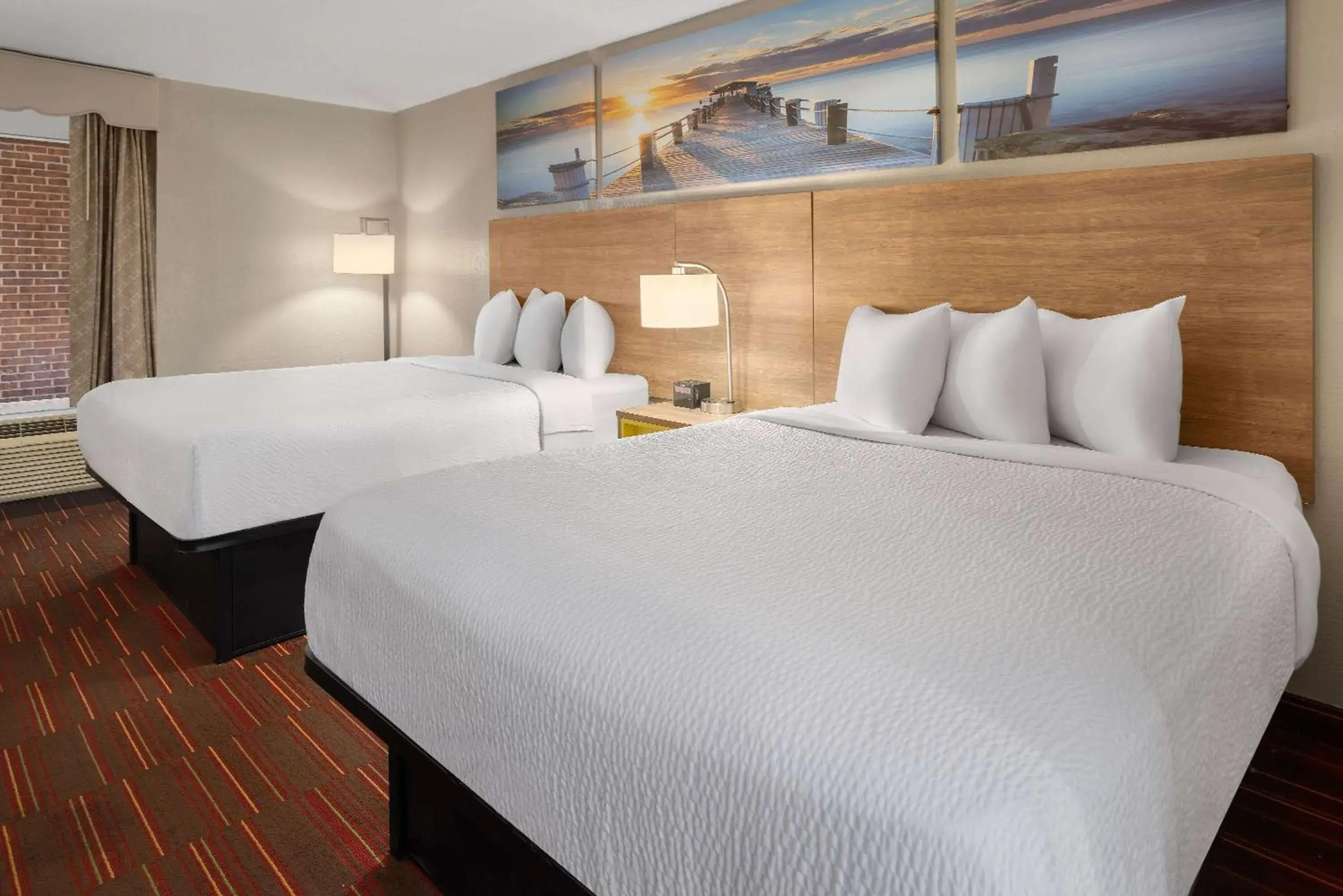 Double Room with Two Double Beds - Smoking in Days Inn by Wyndham Forsyth Double Room with Two Double Beds - Smoking in Days Inn by Wyndham Forsyth