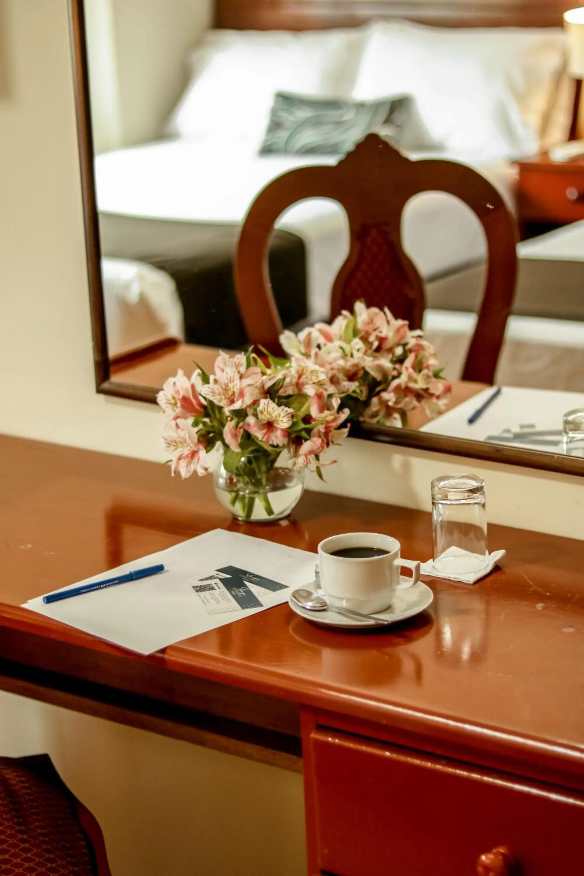 Coffee/tea facilities in Epiqus Hotel