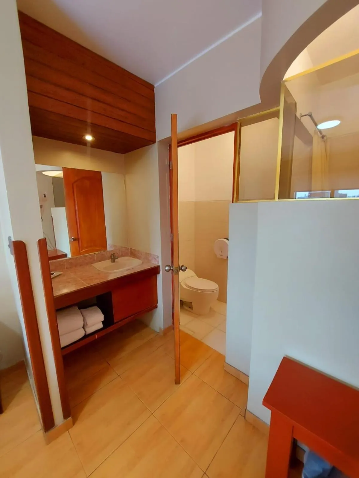 Toilet, Bed in Epiqus Hotel