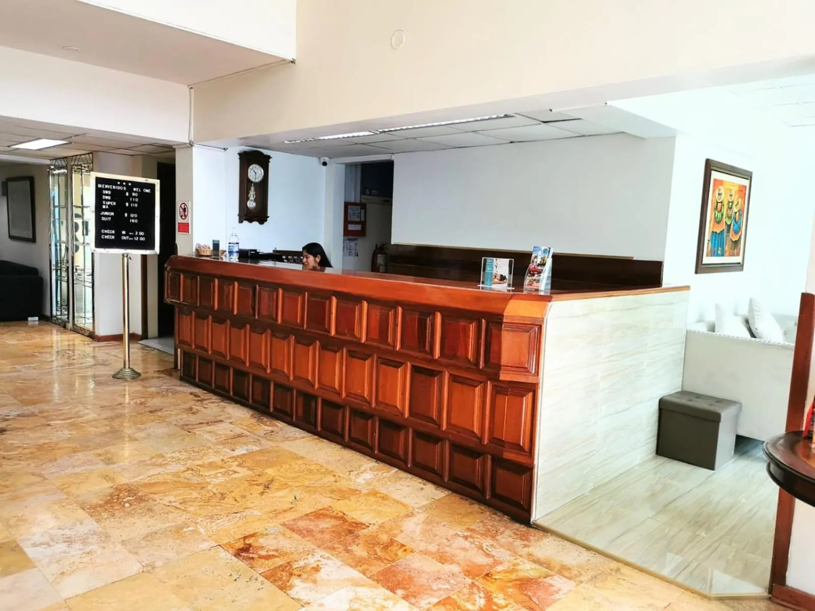 Lobby or reception in Epiqus Hotel