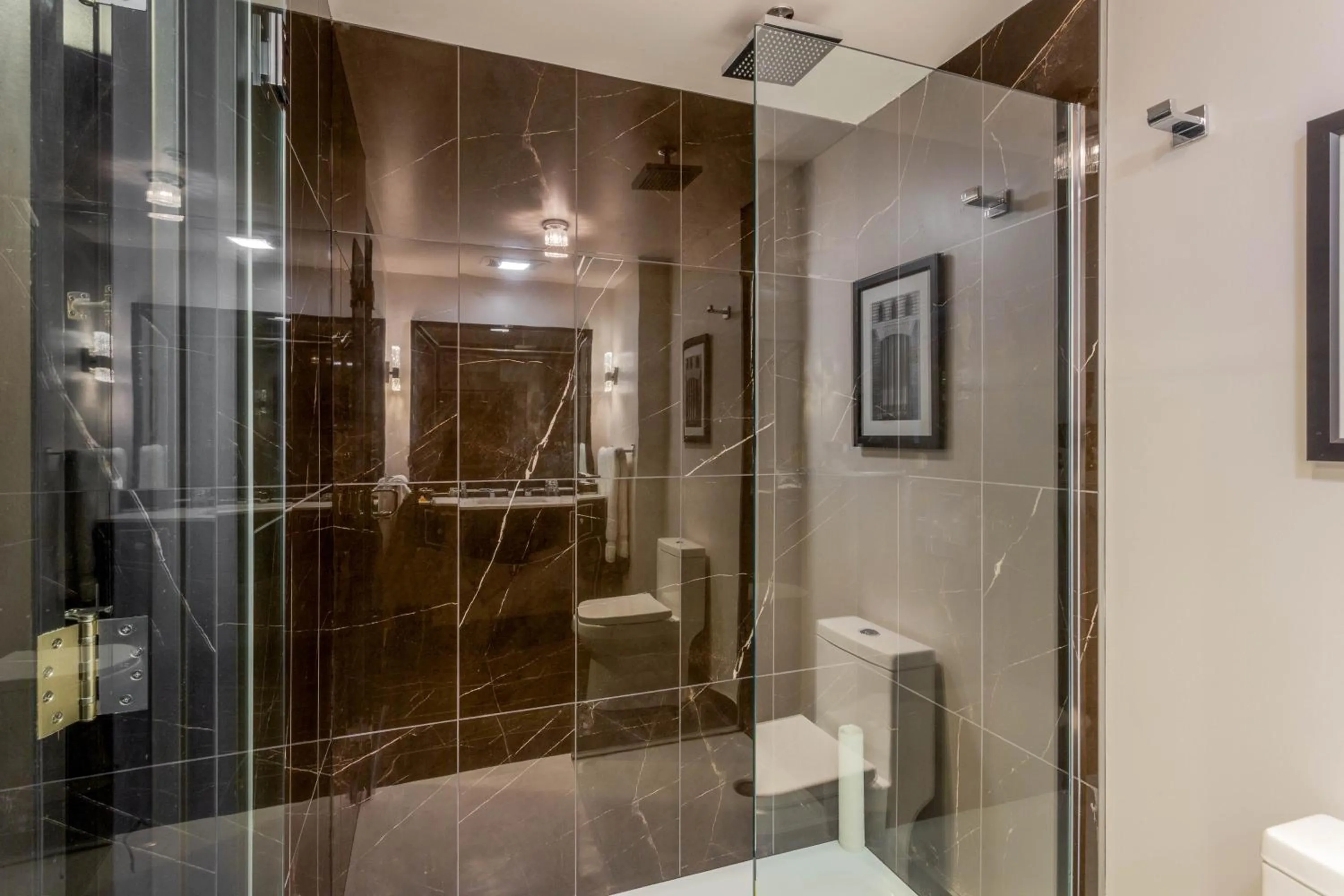 Bathroom in Hotel Retlaw, Trademark Collection by Wyndham