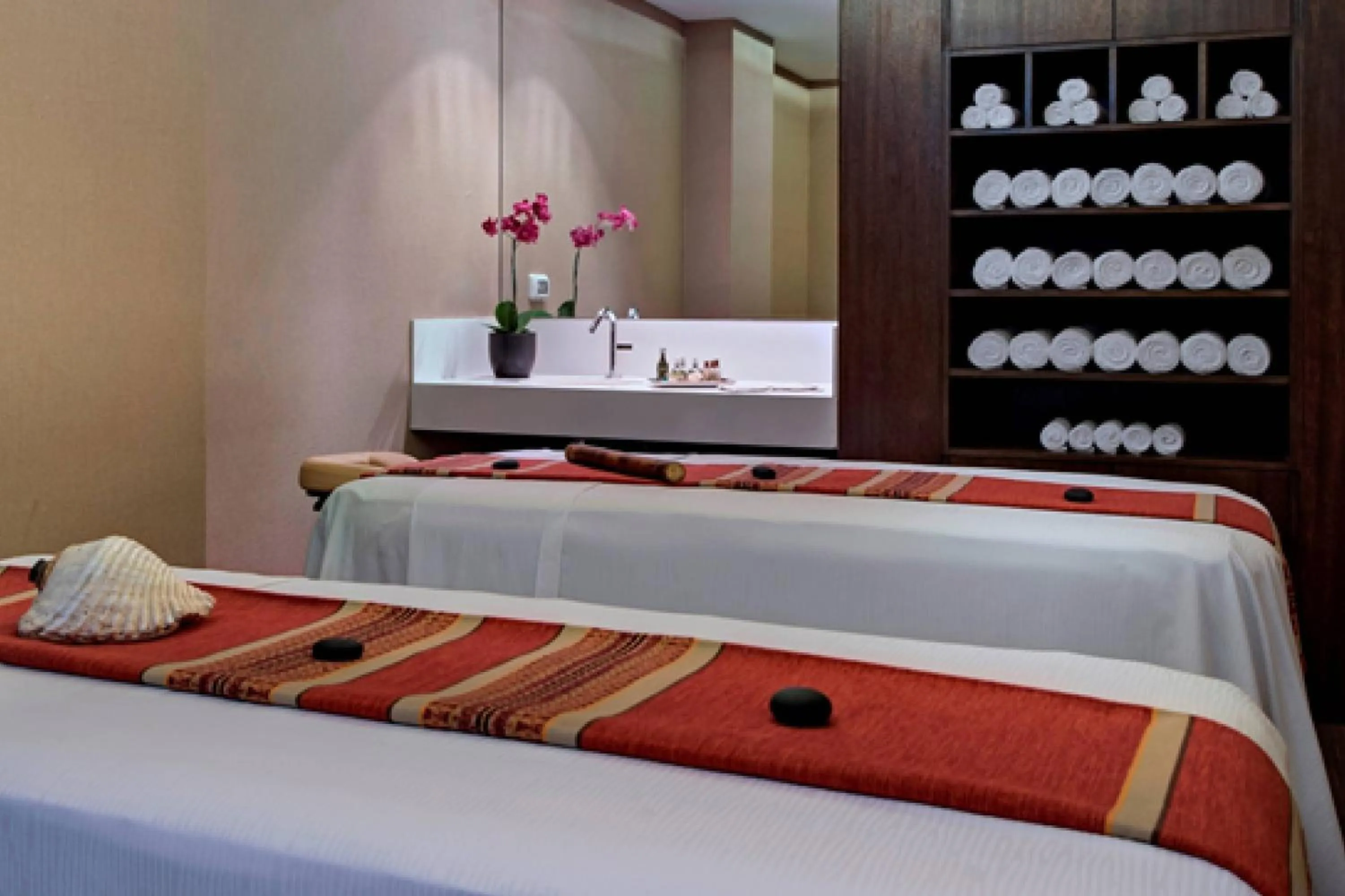 Spa and wellness centre/facilities, Bed in JW Marriott El Convento Cusco